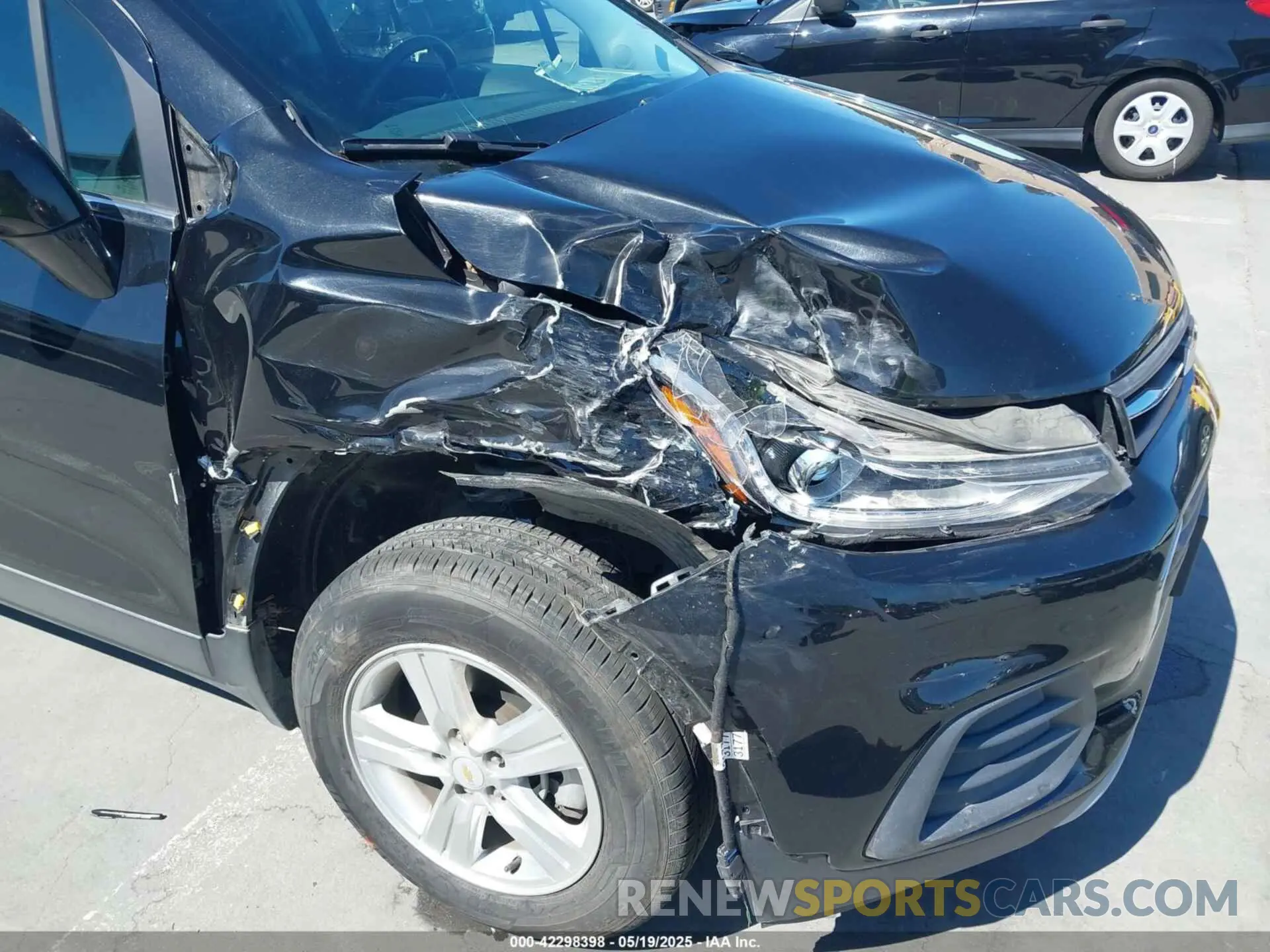 18 Photograph of a damaged car KL7CJLSB9KB912284 CHEVROLET TRAX 2019