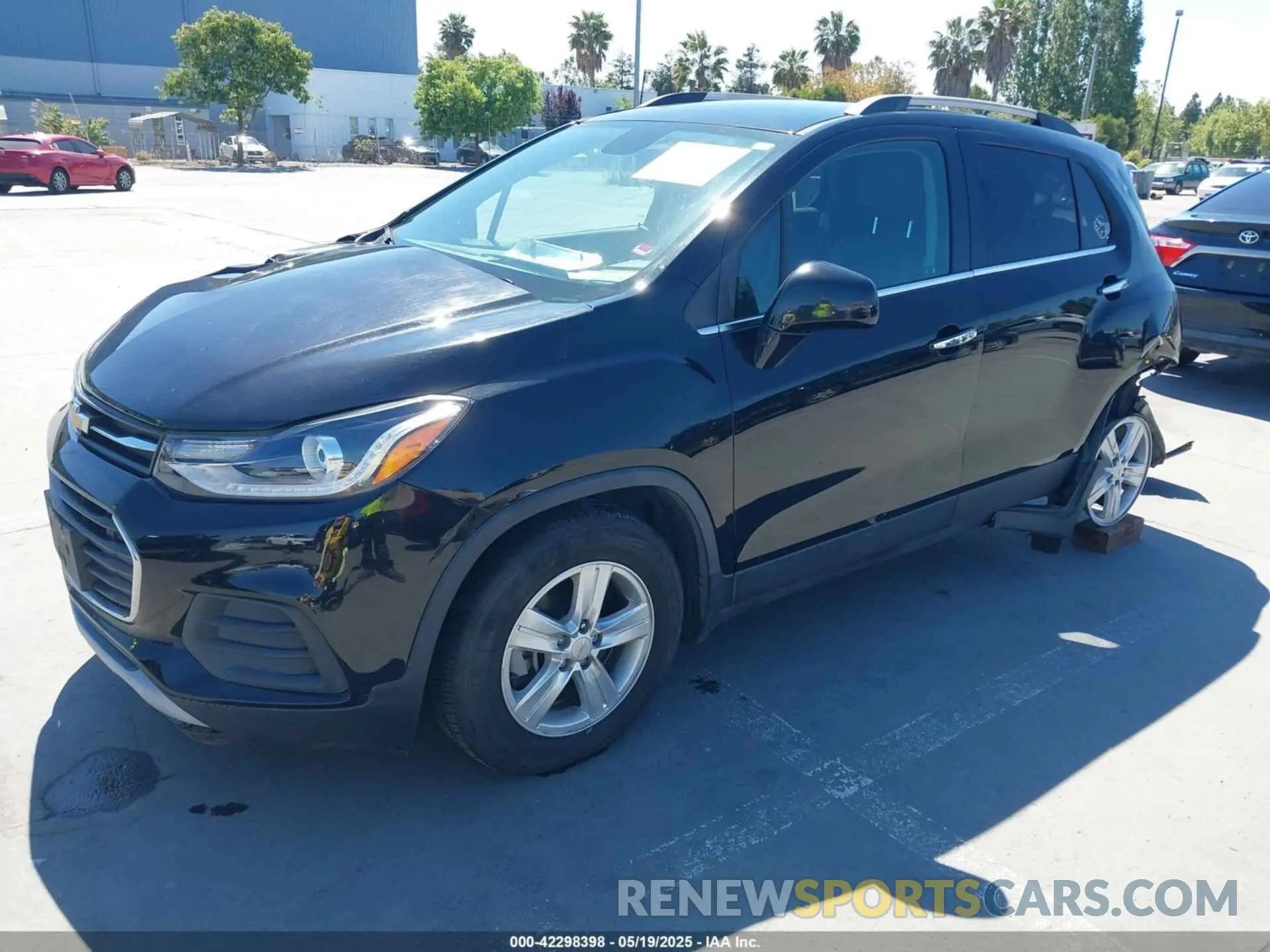 2 Photograph of a damaged car KL7CJLSB9KB912284 CHEVROLET TRAX 2019