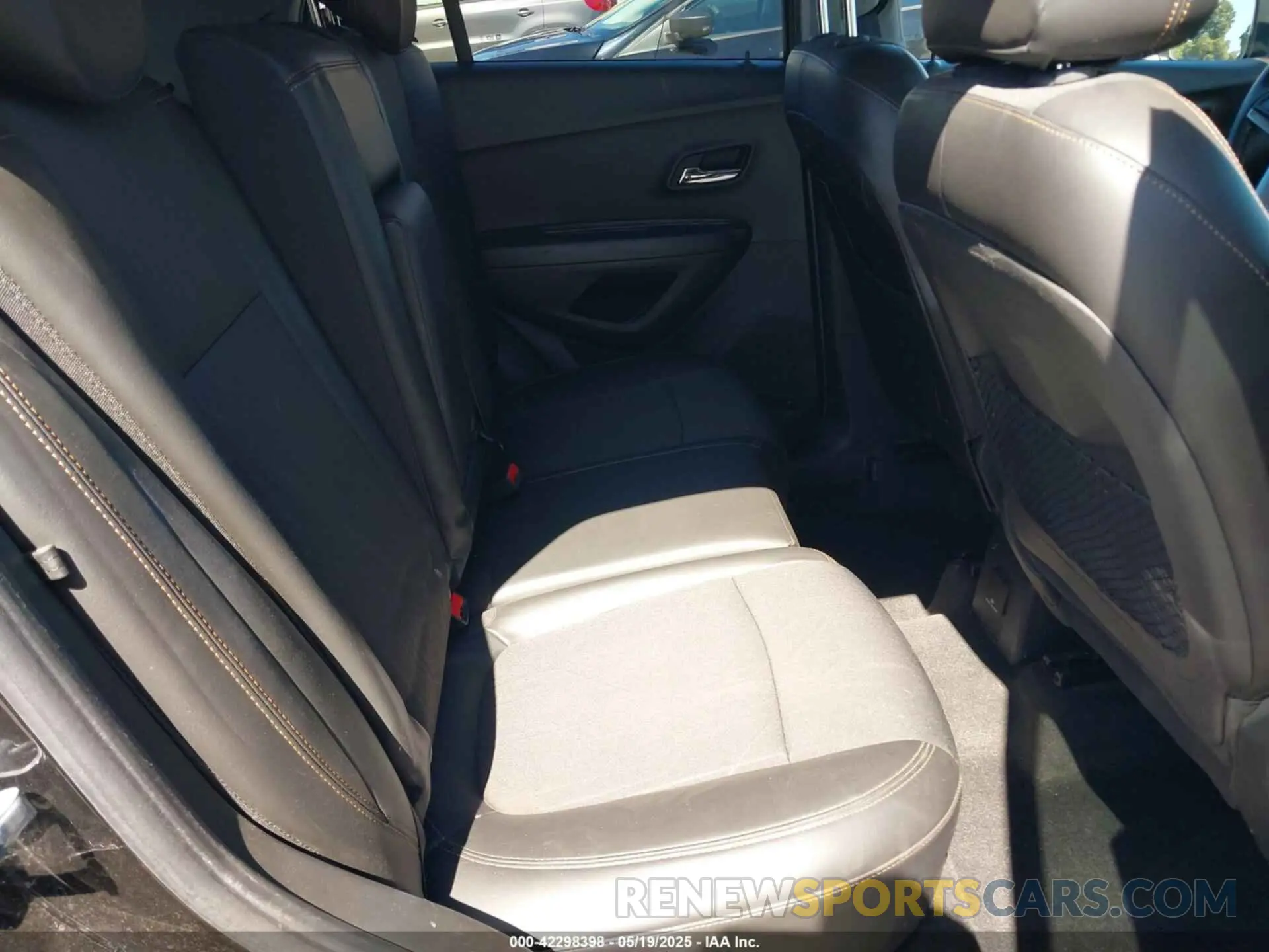 8 Photograph of a damaged car KL7CJLSB9KB912284 CHEVROLET TRAX 2019
