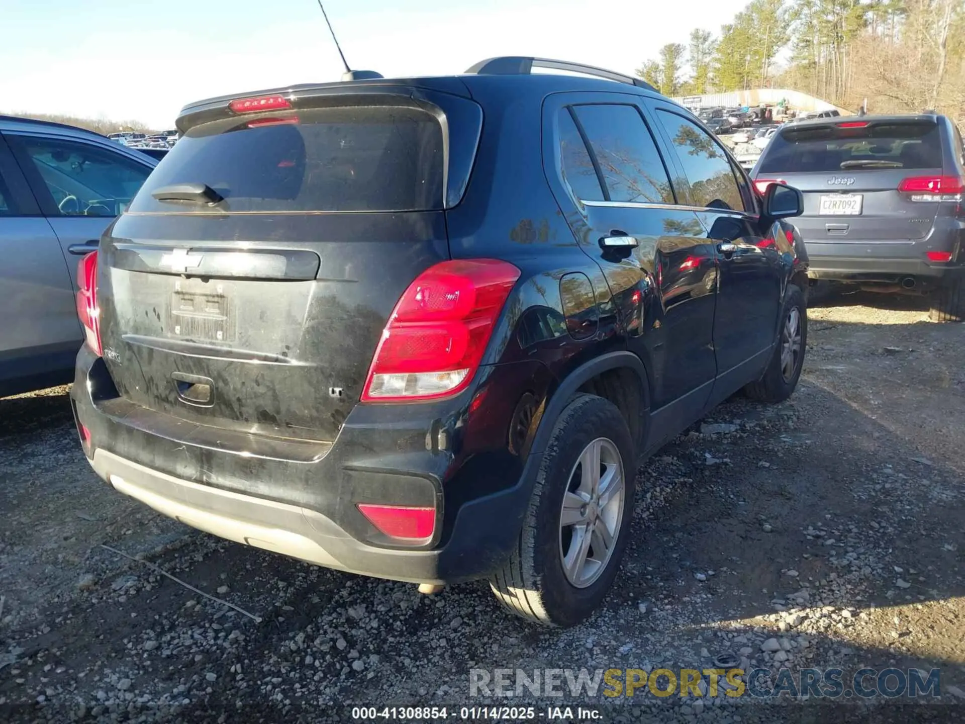 4 Photograph of a damaged car KL7CJLSB9KB947827 CHEVROLET TRAX 2019