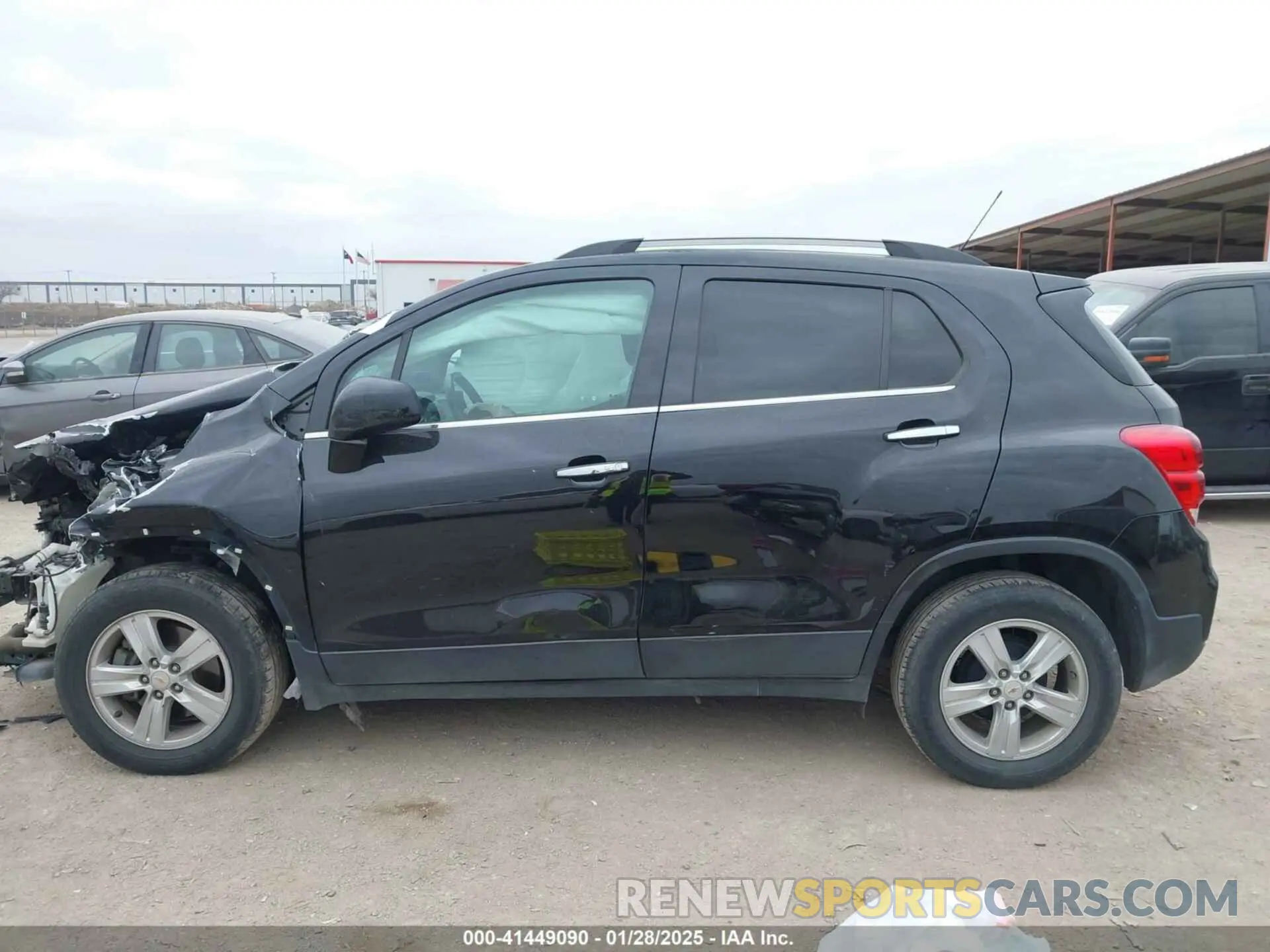 13 Photograph of a damaged car KL7CJLSBXKB742016 CHEVROLET TRAX 2019