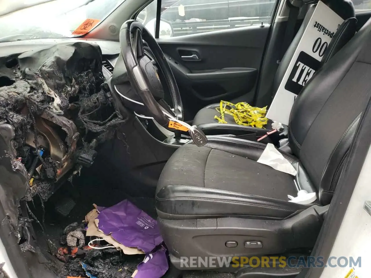 7 Photograph of a damaged car KL7CJLSBXKB825123 CHEVROLET TRAX 2019