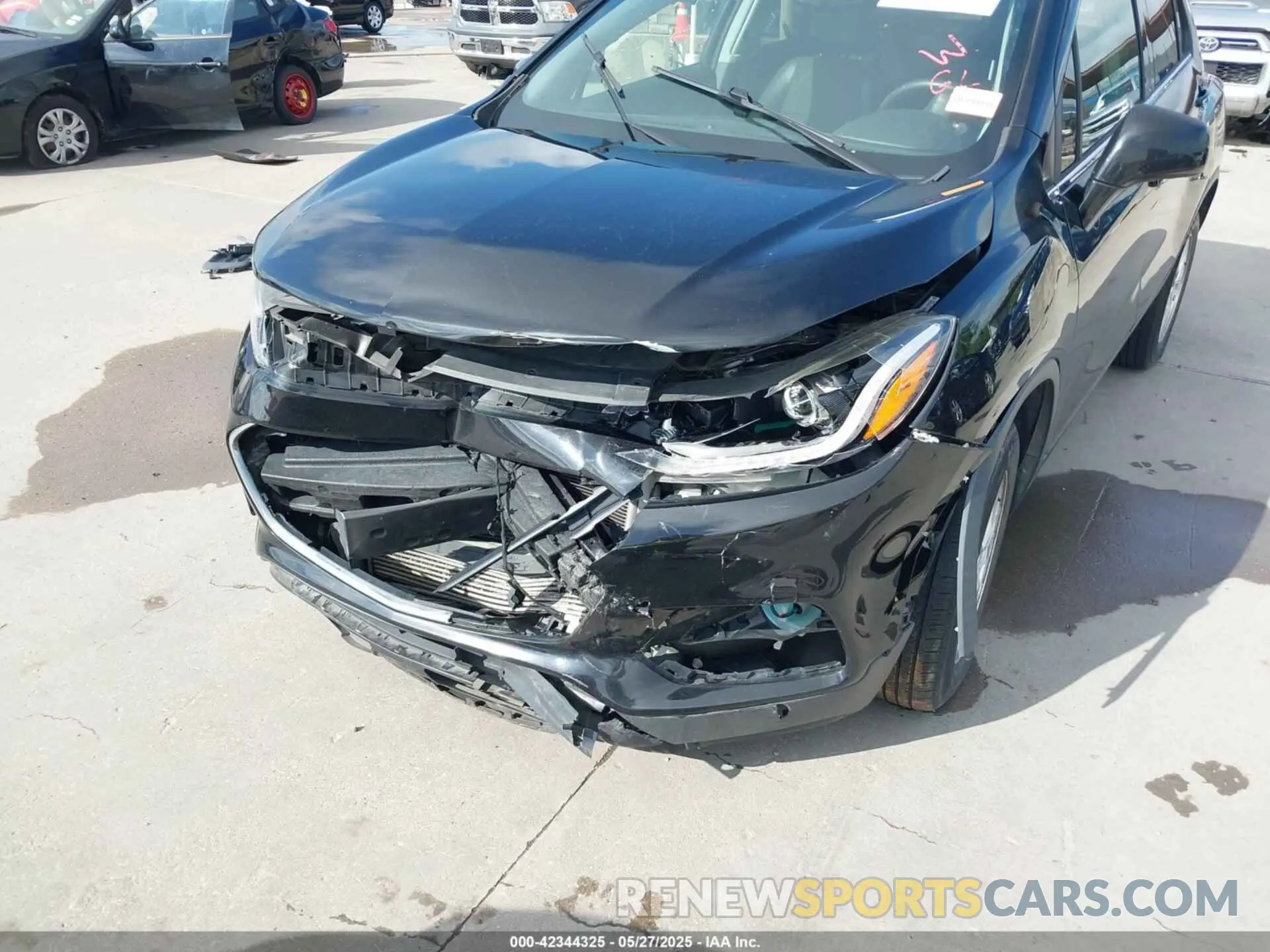 6 Photograph of a damaged car KL7CJLSBXKB847073 CHEVROLET TRAX 2019