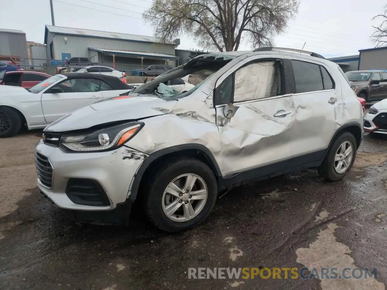 1 Photograph of a damaged car KL7CJLSBXKB869932 CHEVROLET TRAX 2019