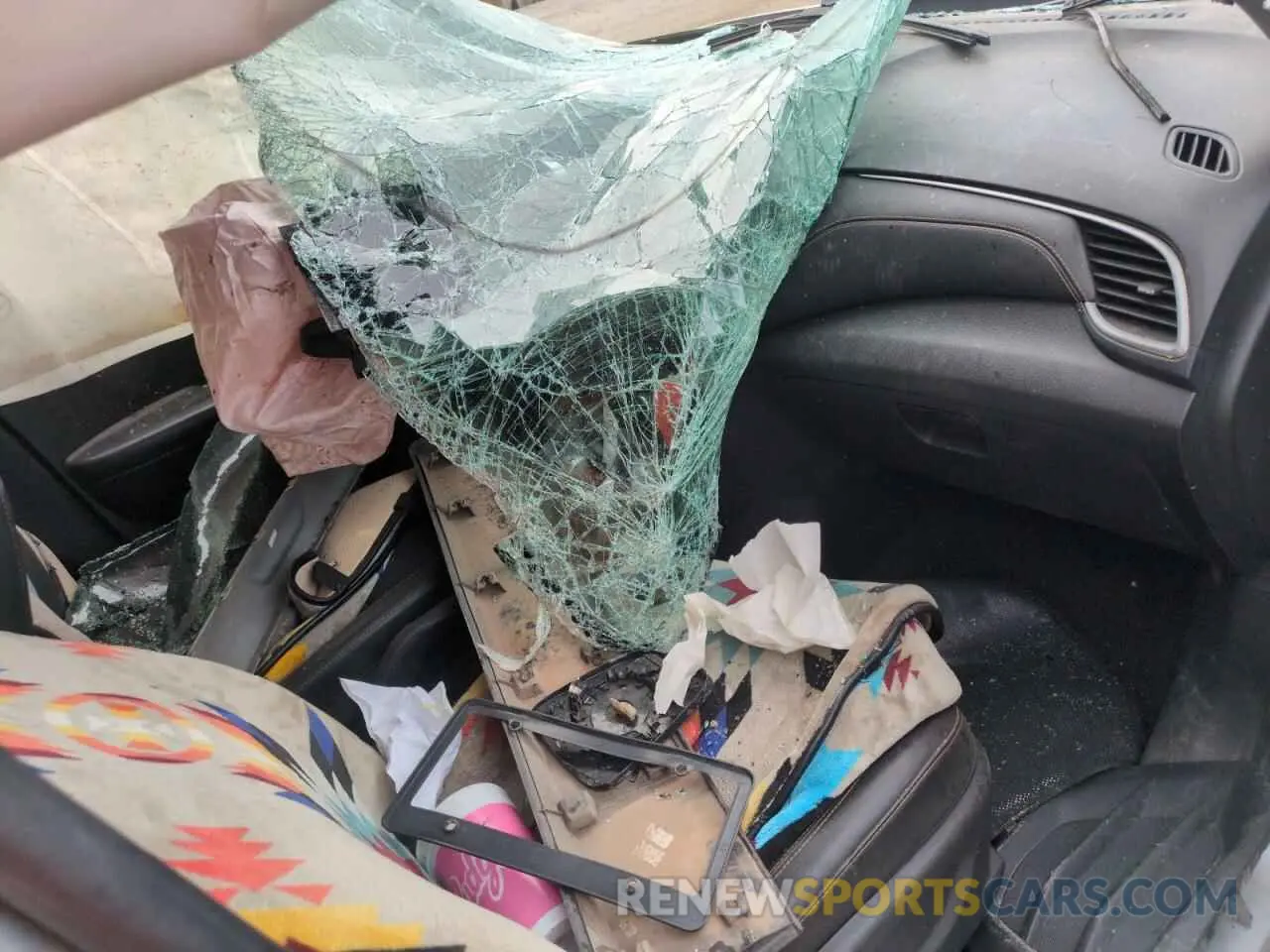 8 Photograph of a damaged car KL7CJLSBXKB869932 CHEVROLET TRAX 2019