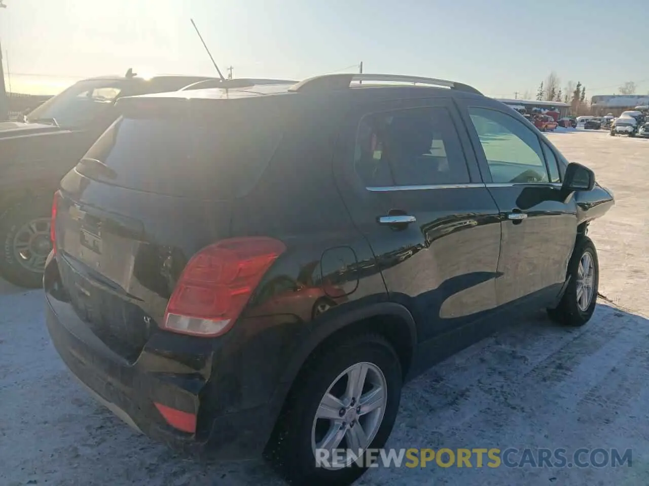 3 Photograph of a damaged car KL7CJLSBXKB912021 CHEVROLET TRAX 2019
