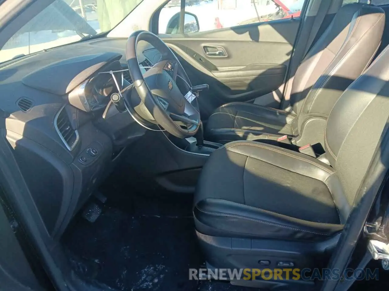 7 Photograph of a damaged car KL7CJLSBXKB912021 CHEVROLET TRAX 2019