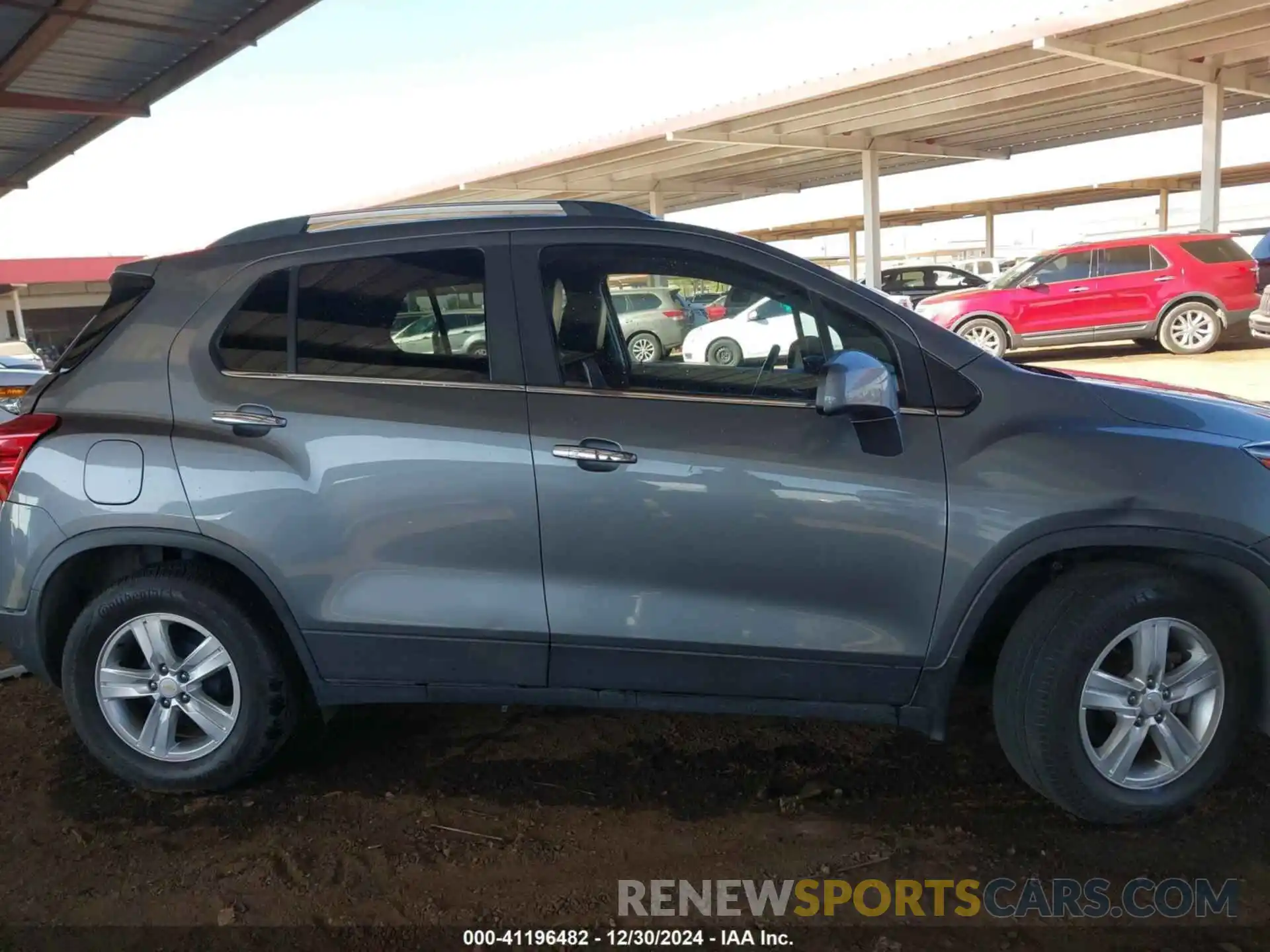 13 Photograph of a damaged car KL7CJLSBXKB928901 CHEVROLET TRAX 2019