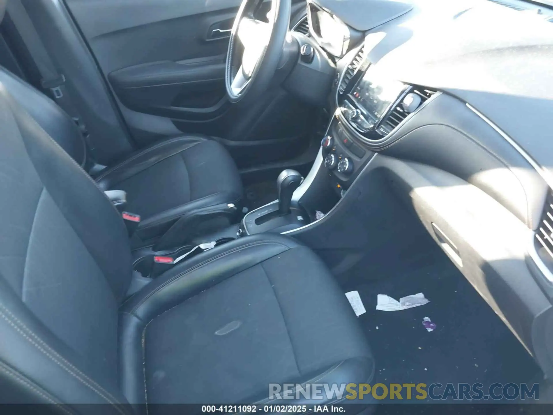 5 Photograph of a damaged car KL7CJLSBXKB937114 CHEVROLET TRAX 2019