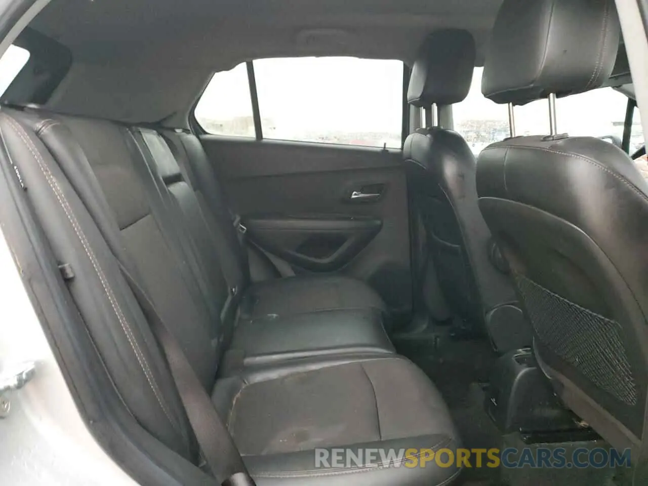 11 Photograph of a damaged car KL7CJLSBXKB958481 CHEVROLET TRAX 2019