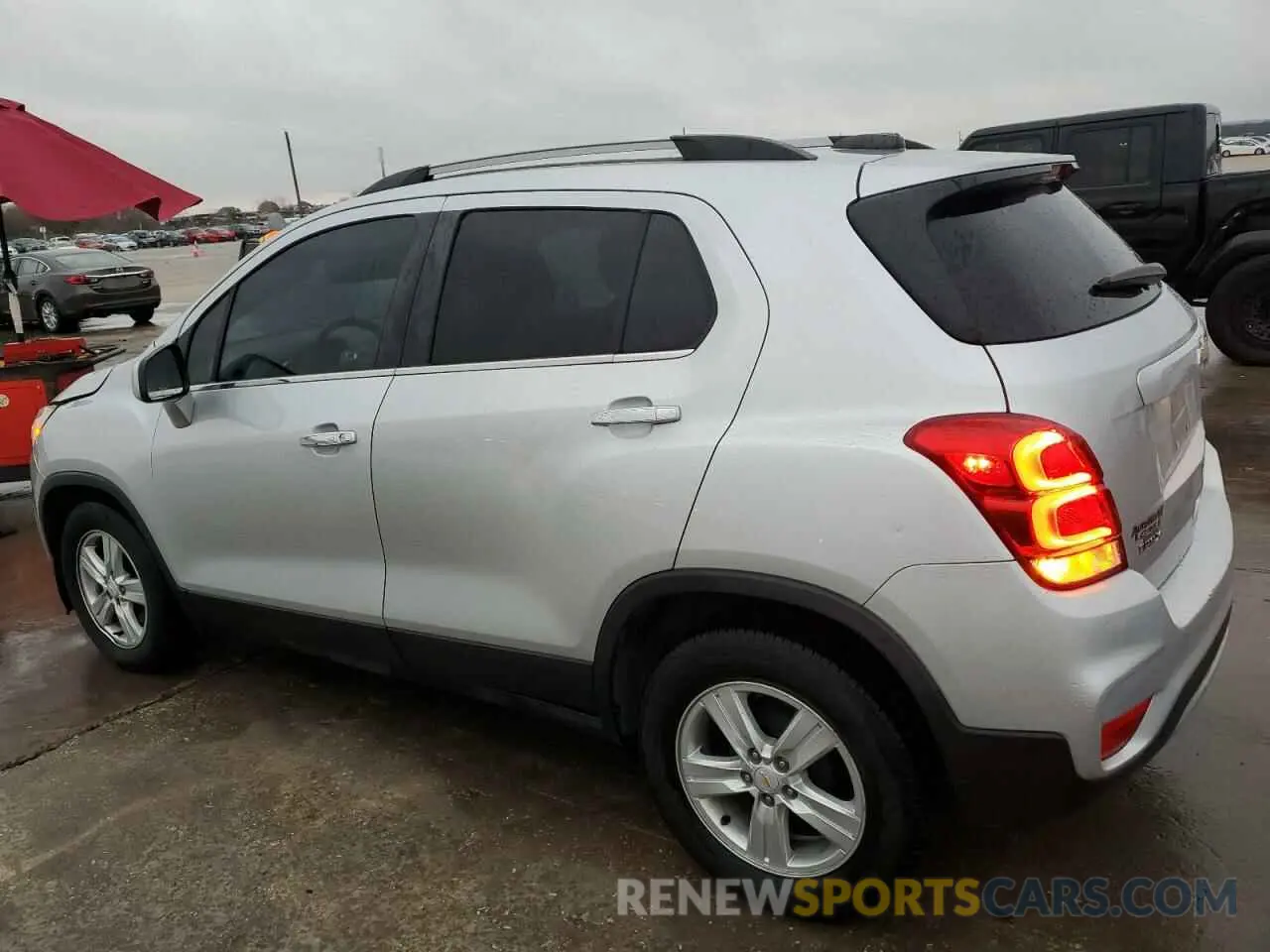 2 Photograph of a damaged car KL7CJLSBXKB958481 CHEVROLET TRAX 2019