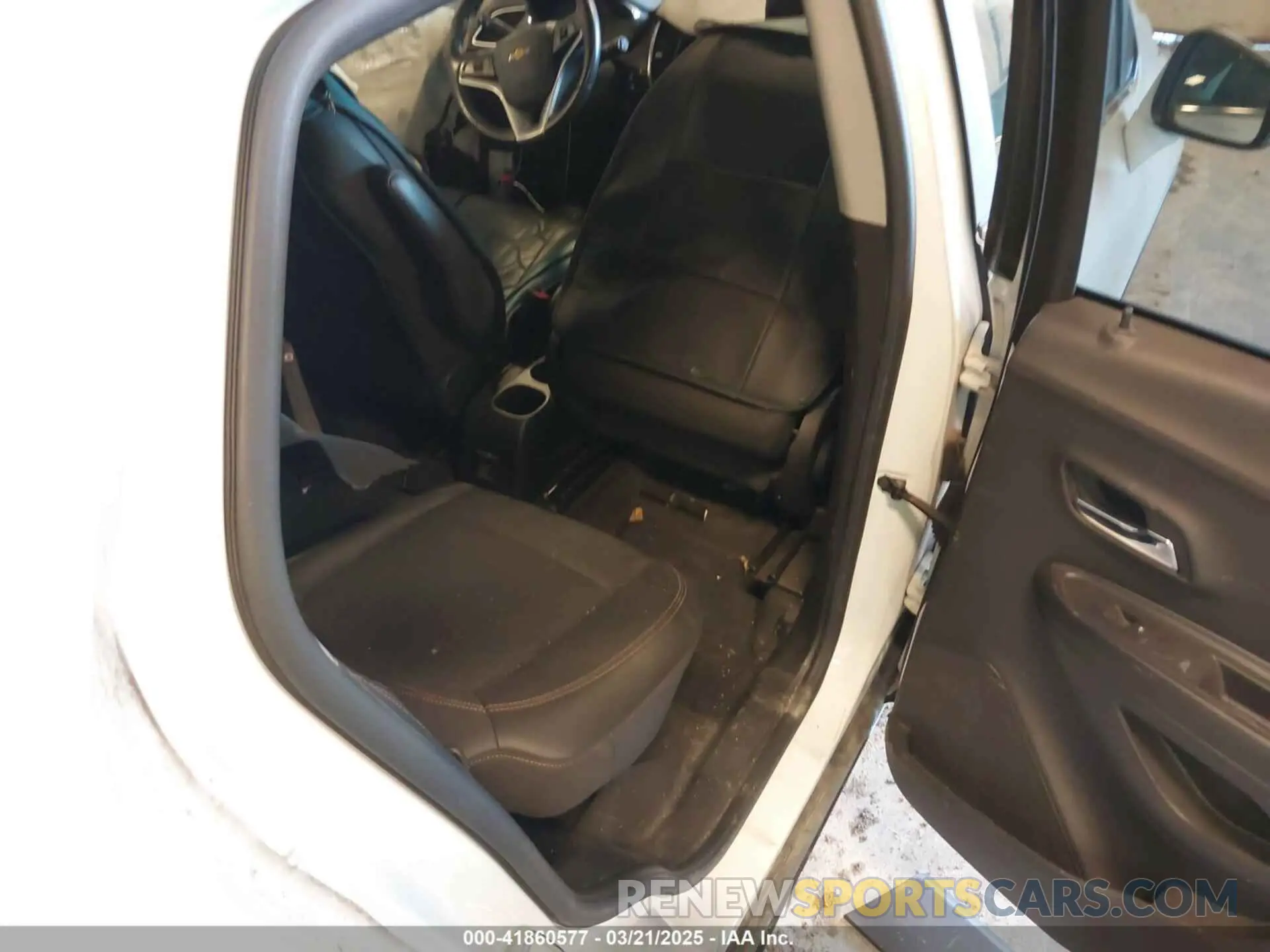 8 Photograph of a damaged car KL7CJPSB0KB862866 CHEVROLET TRAX 2019