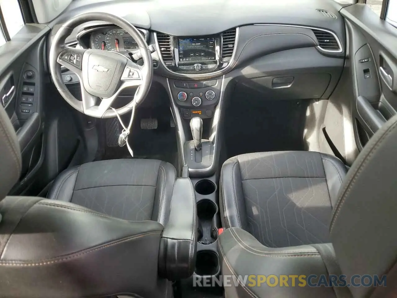 8 Photograph of a damaged car KL7CJPSB0KB920880 CHEVROLET TRAX 2019