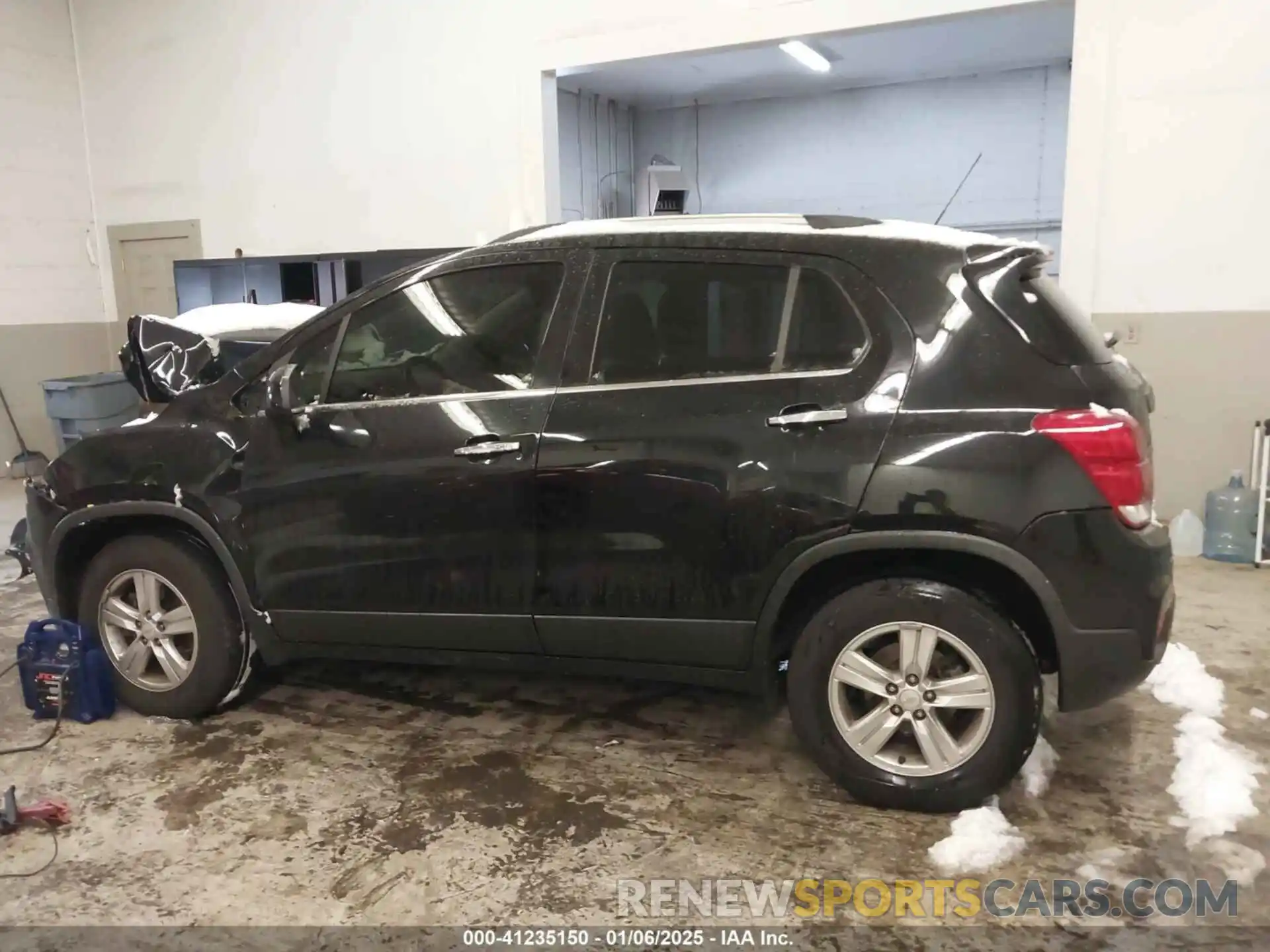 14 Photograph of a damaged car KL7CJPSB0KB943933 CHEVROLET TRAX 2019