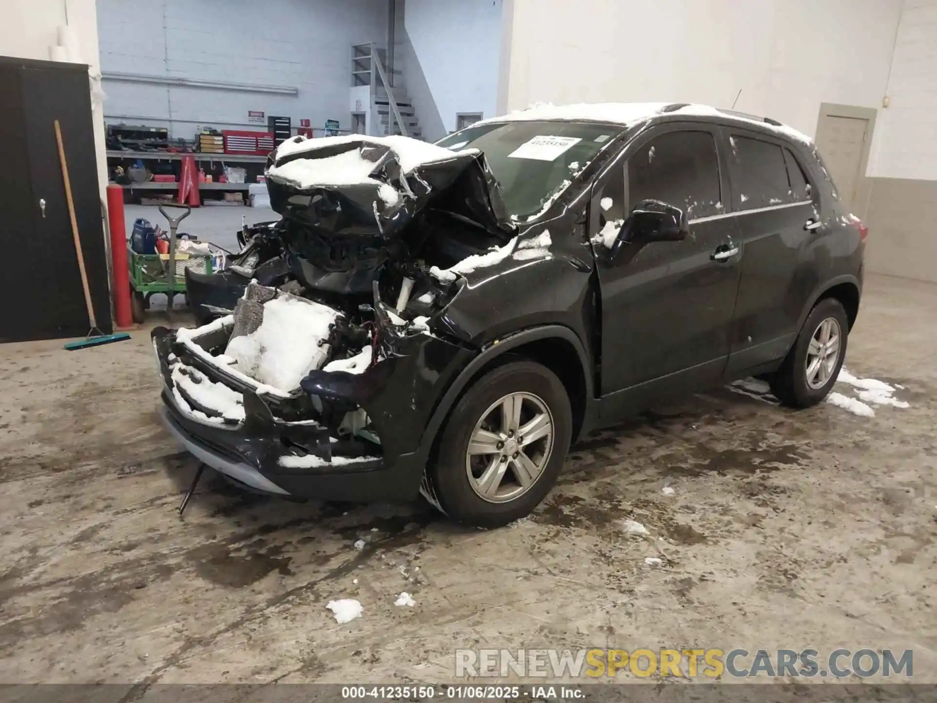 2 Photograph of a damaged car KL7CJPSB0KB943933 CHEVROLET TRAX 2019