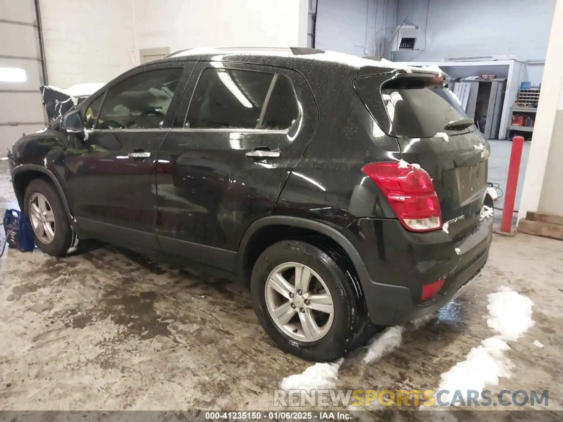 3 Photograph of a damaged car KL7CJPSB0KB943933 CHEVROLET TRAX 2019