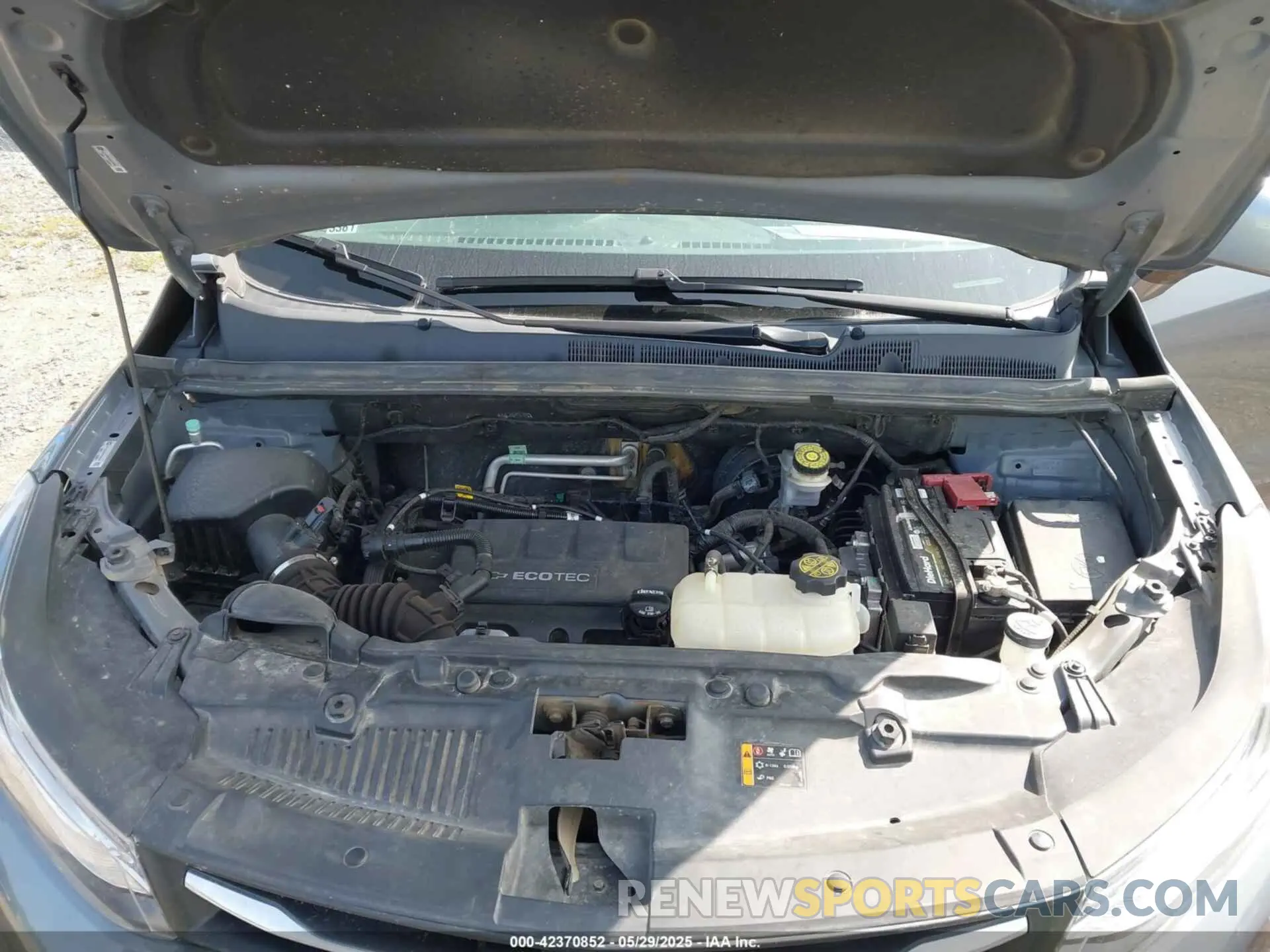 10 Photograph of a damaged car KL7CJPSB1KB744101 CHEVROLET TRAX 2019