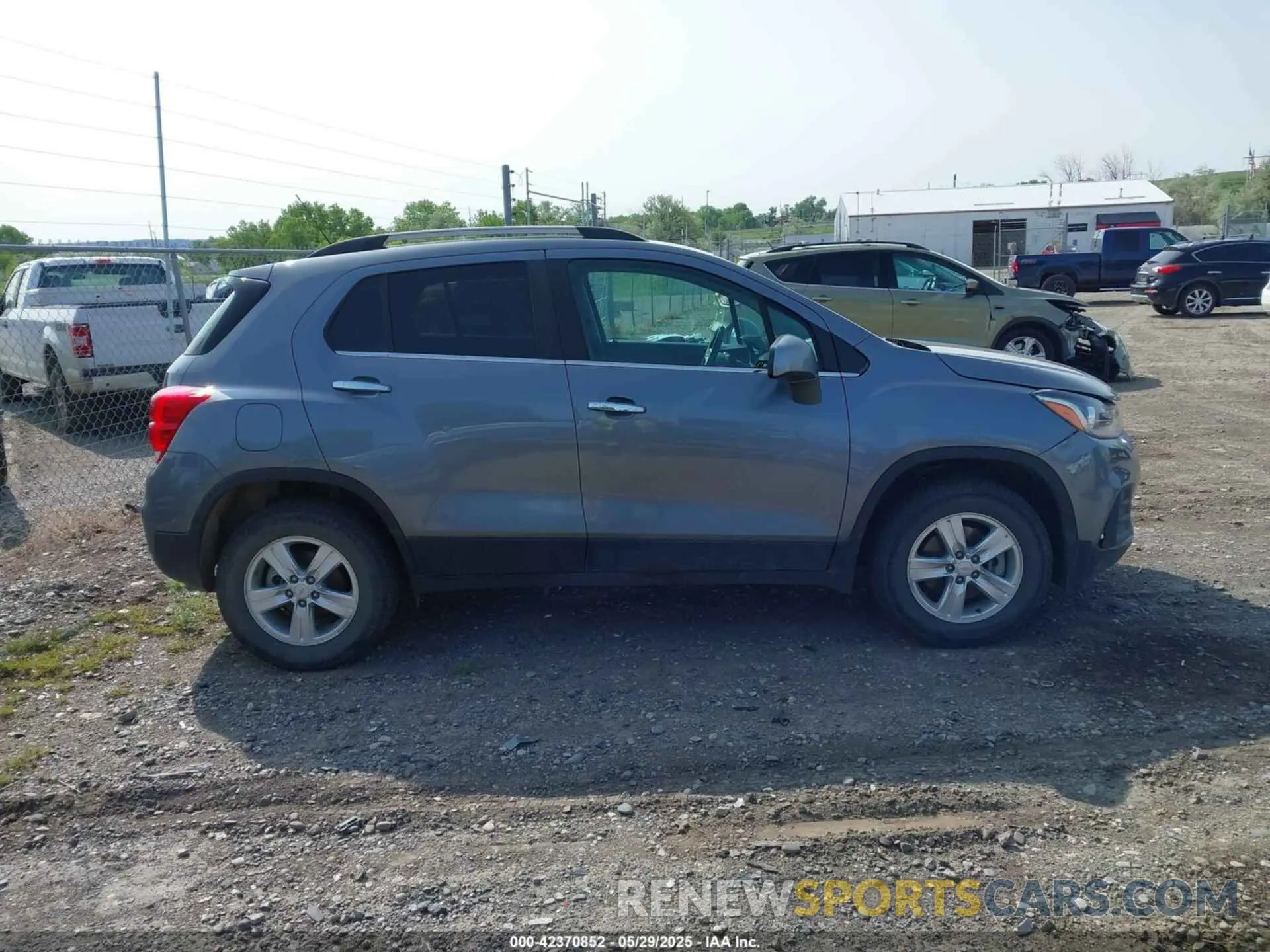 13 Photograph of a damaged car KL7CJPSB1KB744101 CHEVROLET TRAX 2019