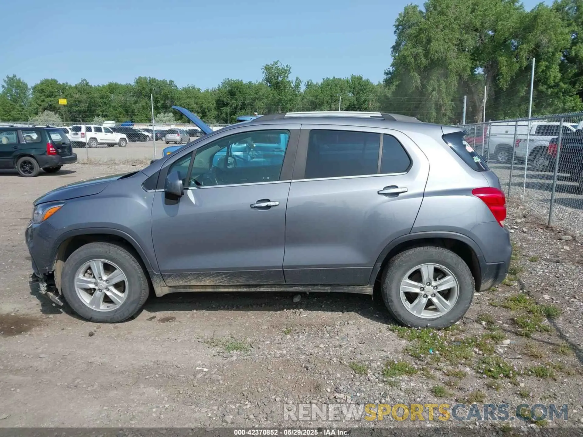 14 Photograph of a damaged car KL7CJPSB1KB744101 CHEVROLET TRAX 2019