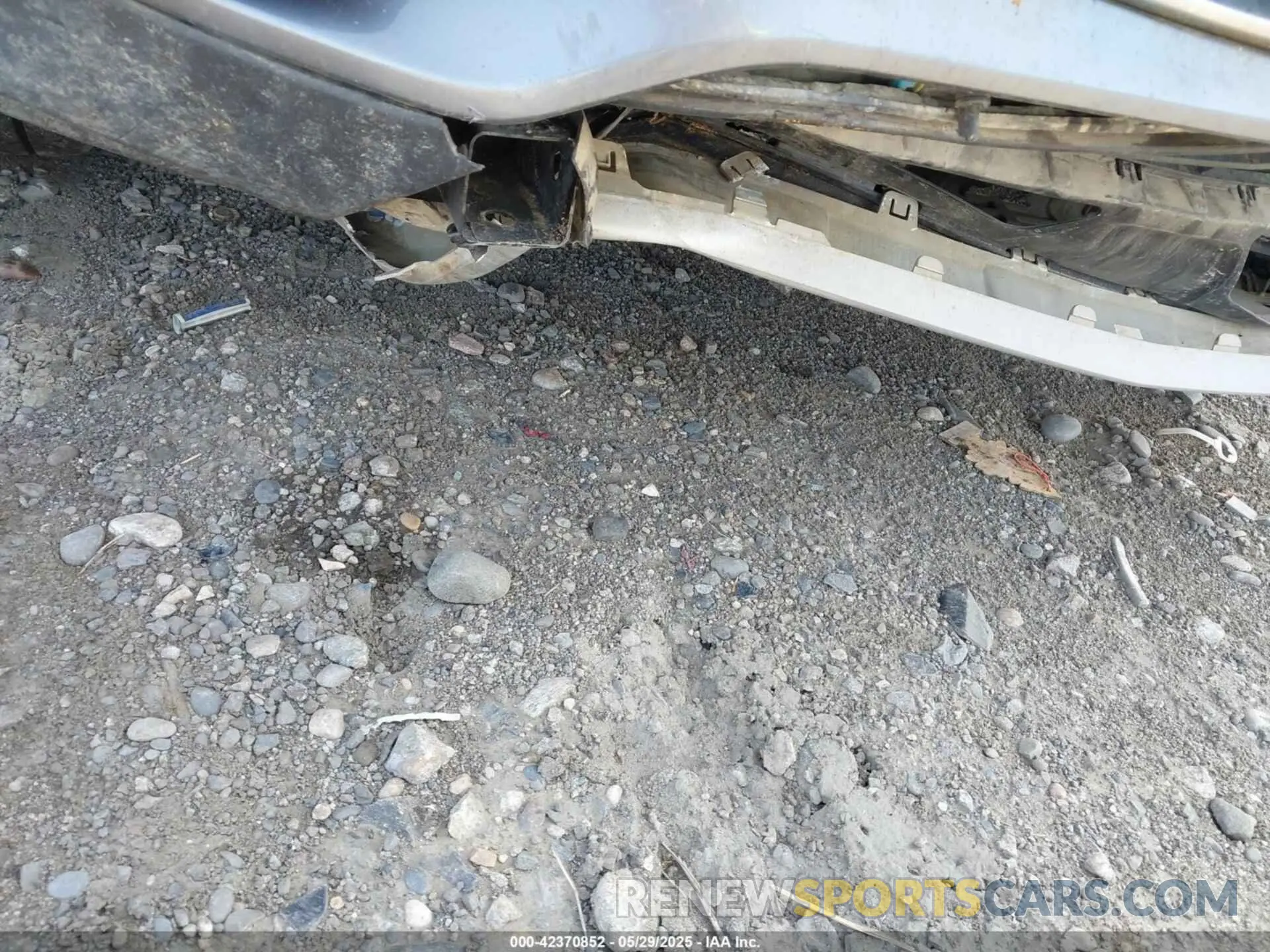 19 Photograph of a damaged car KL7CJPSB1KB744101 CHEVROLET TRAX 2019