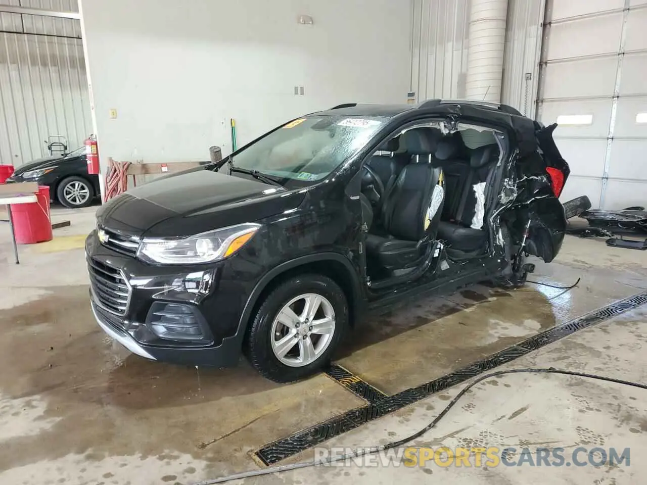 1 Photograph of a damaged car KL7CJPSB1KB763621 CHEVROLET TRAX 2019