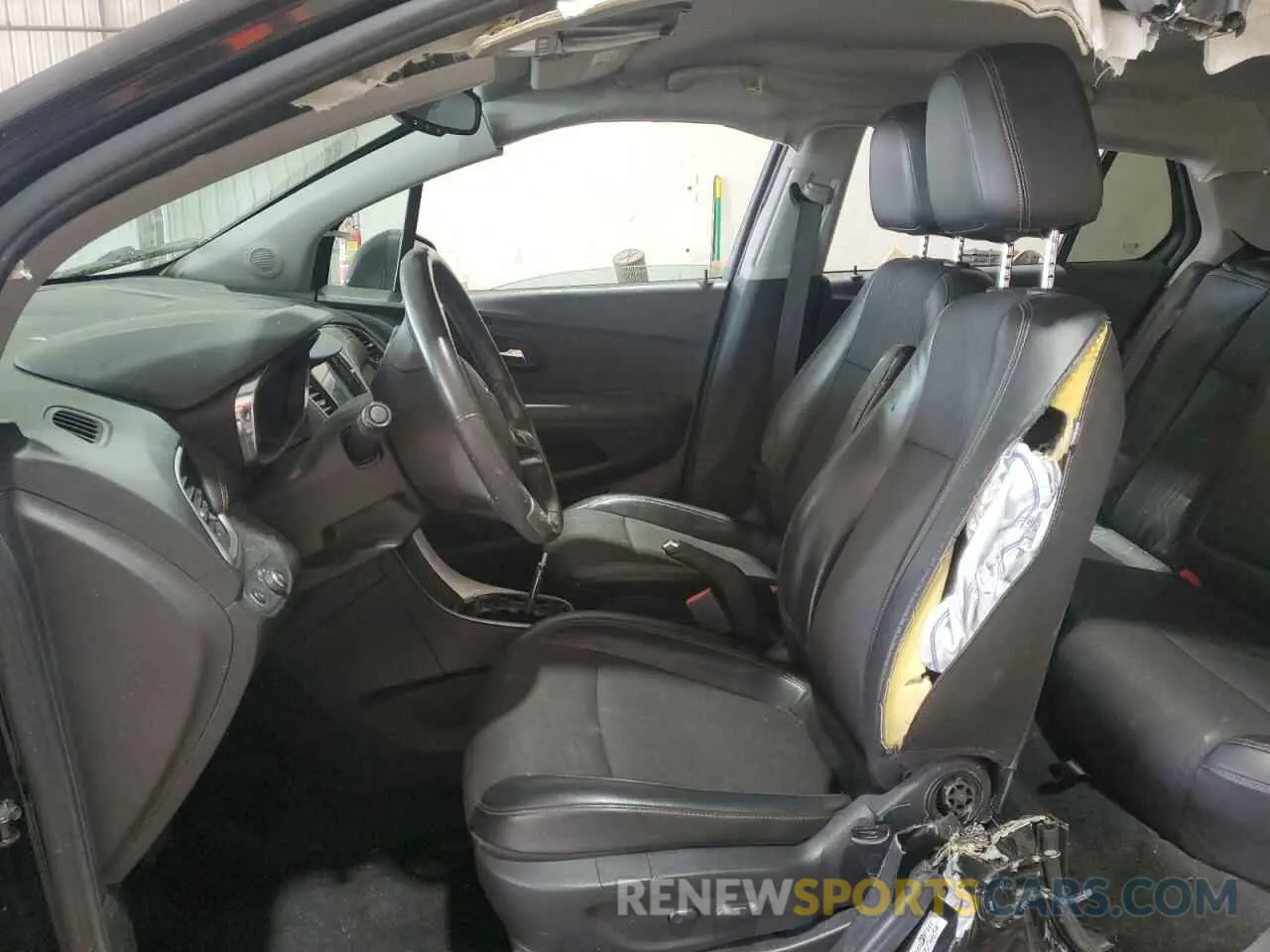 7 Photograph of a damaged car KL7CJPSB1KB763621 CHEVROLET TRAX 2019