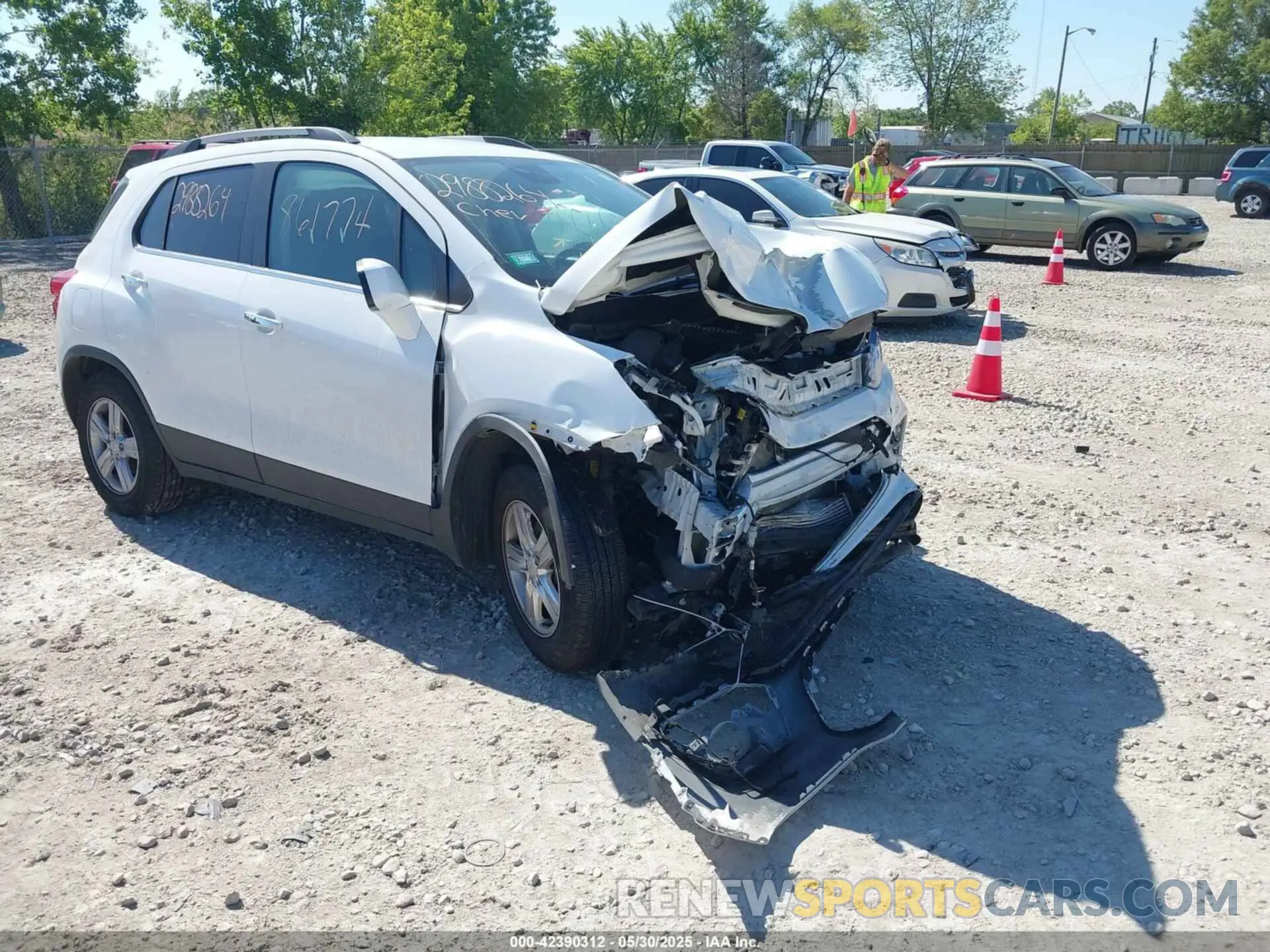 1 Photograph of a damaged car KL7CJPSB1KB861774 CHEVROLET TRAX 2019