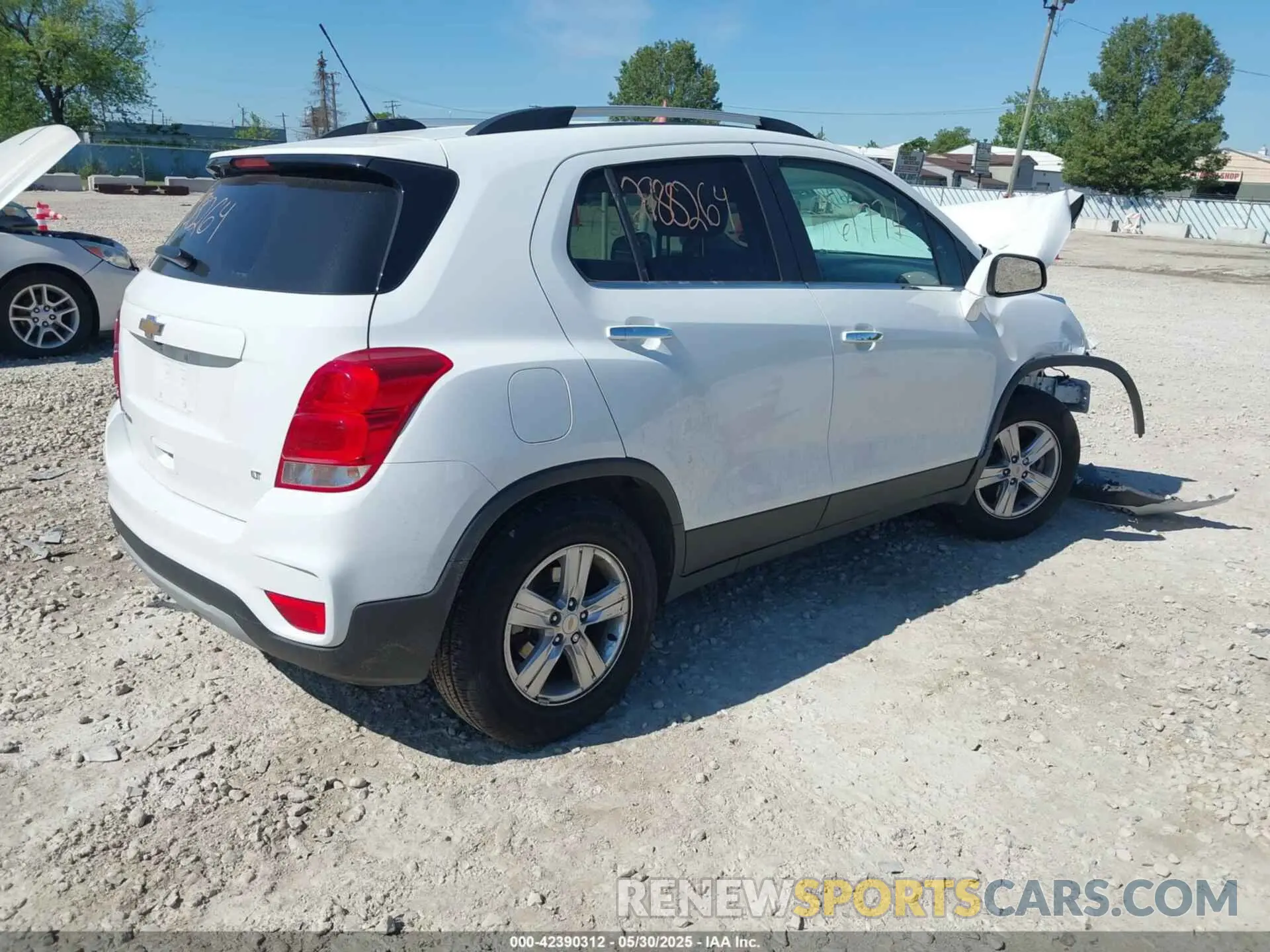 4 Photograph of a damaged car KL7CJPSB1KB861774 CHEVROLET TRAX 2019
