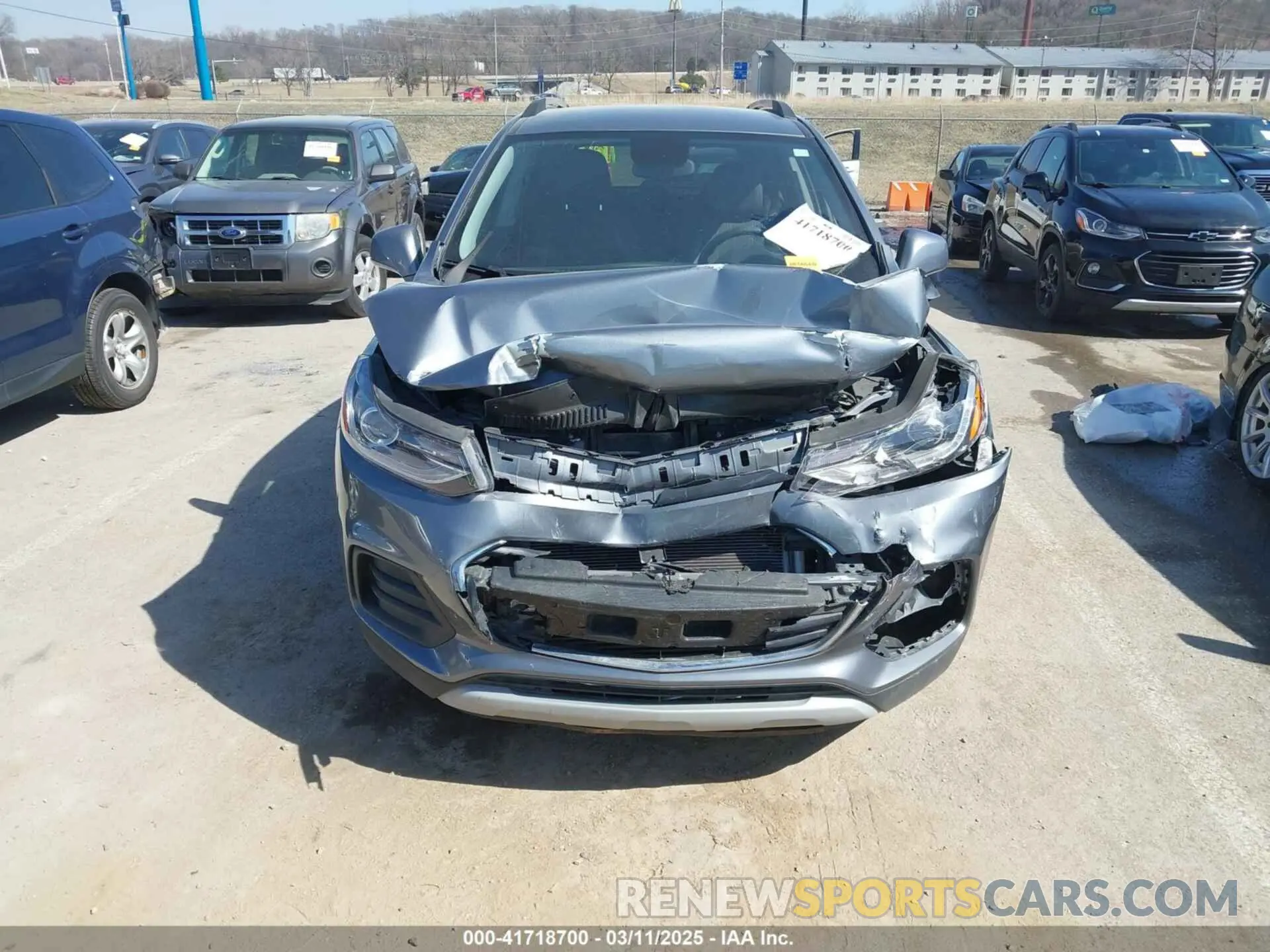 11 Photograph of a damaged car KL7CJPSB1KB901450 CHEVROLET TRAX 2019