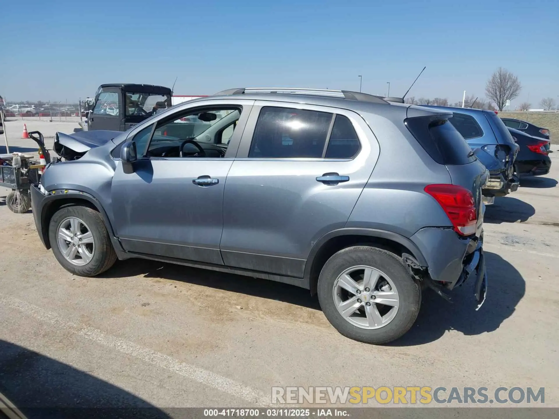 13 Photograph of a damaged car KL7CJPSB1KB901450 CHEVROLET TRAX 2019