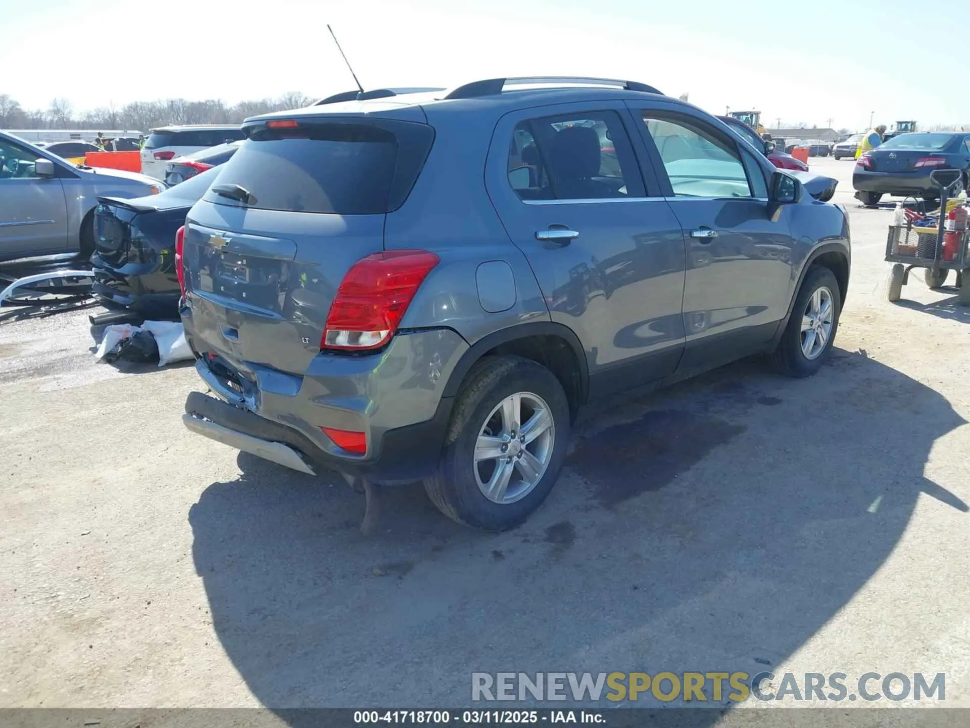 4 Photograph of a damaged car KL7CJPSB1KB901450 CHEVROLET TRAX 2019