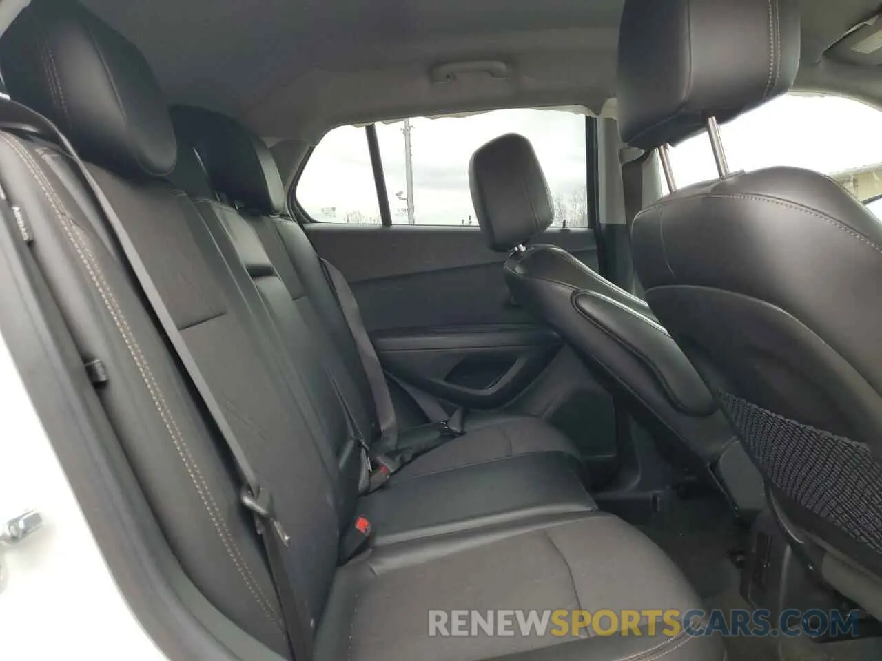 11 Photograph of a damaged car KL7CJPSB1KB926719 CHEVROLET TRAX 2019