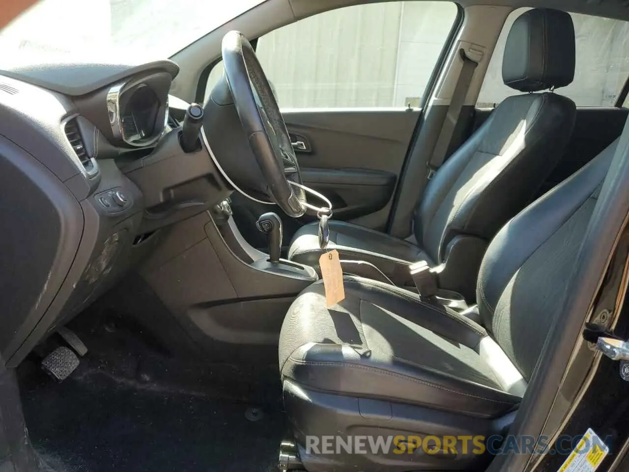 7 Photograph of a damaged car KL7CJPSB2KB748416 CHEVROLET TRAX 2019