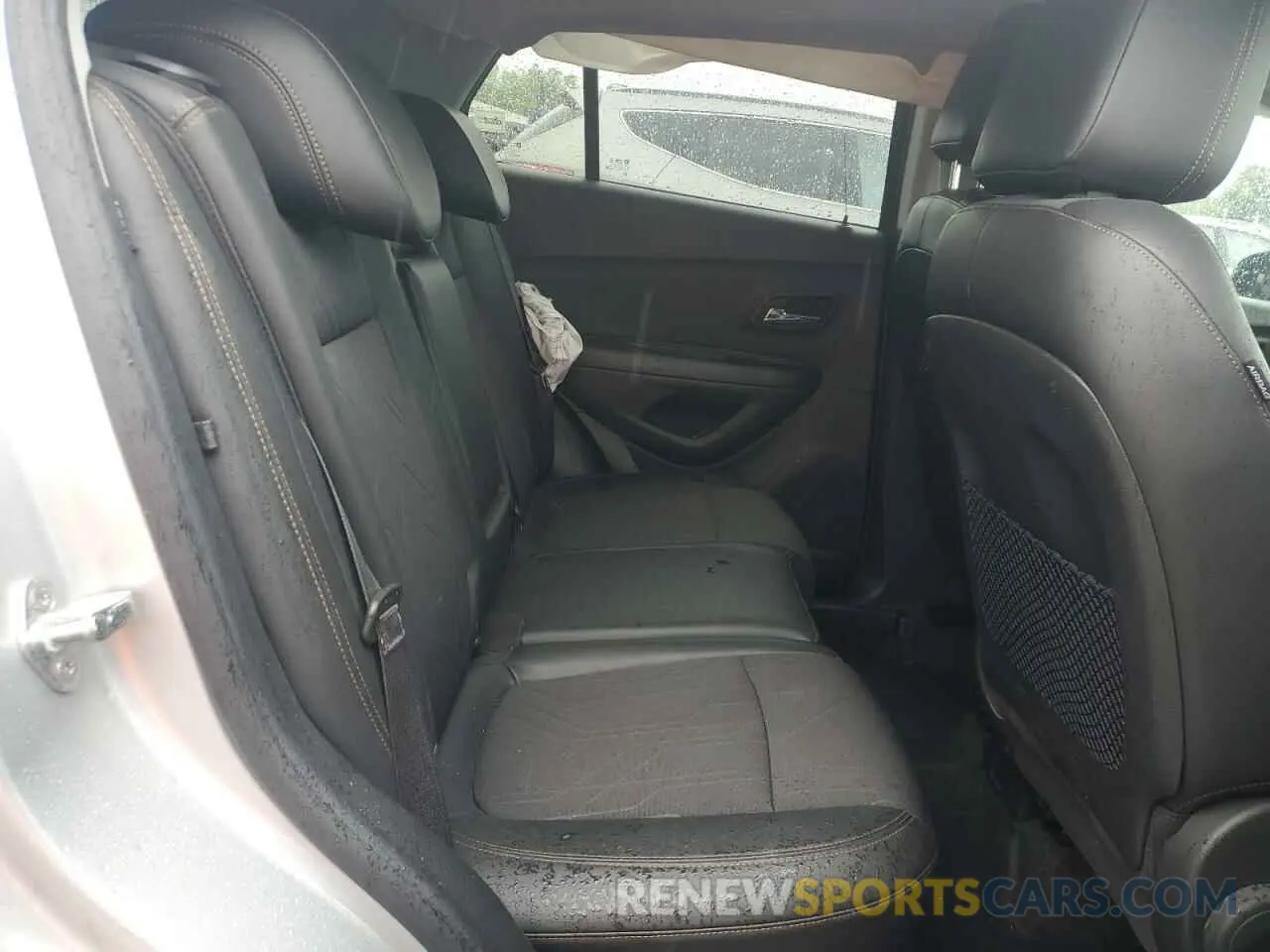 11 Photograph of a damaged car KL7CJPSB2KB882116 CHEVROLET TRAX 2019