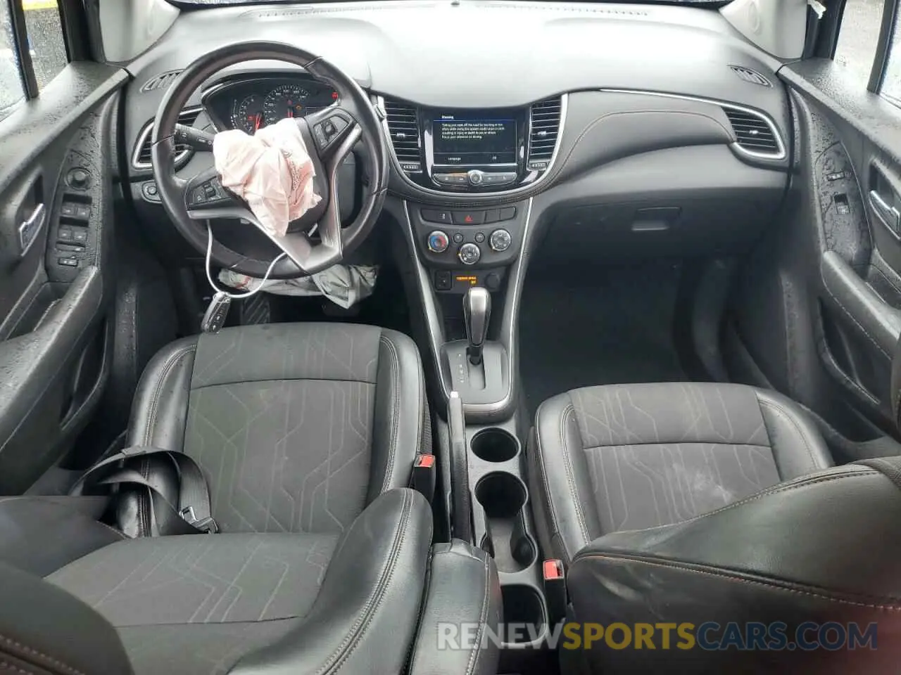 8 Photograph of a damaged car KL7CJPSB2KB882116 CHEVROLET TRAX 2019