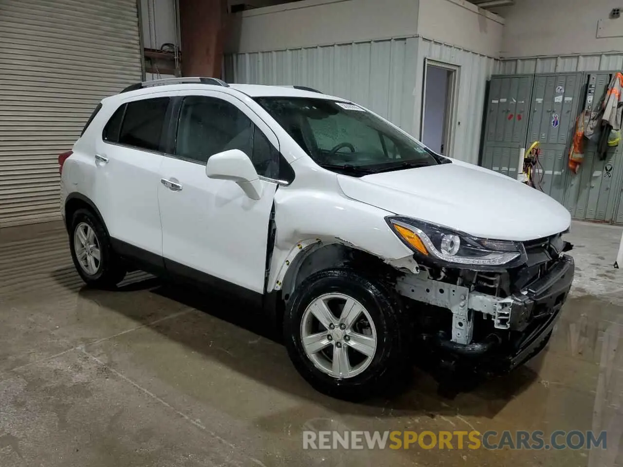 4 Photograph of a damaged car KL7CJPSB2KB925532 CHEVROLET TRAX 2019