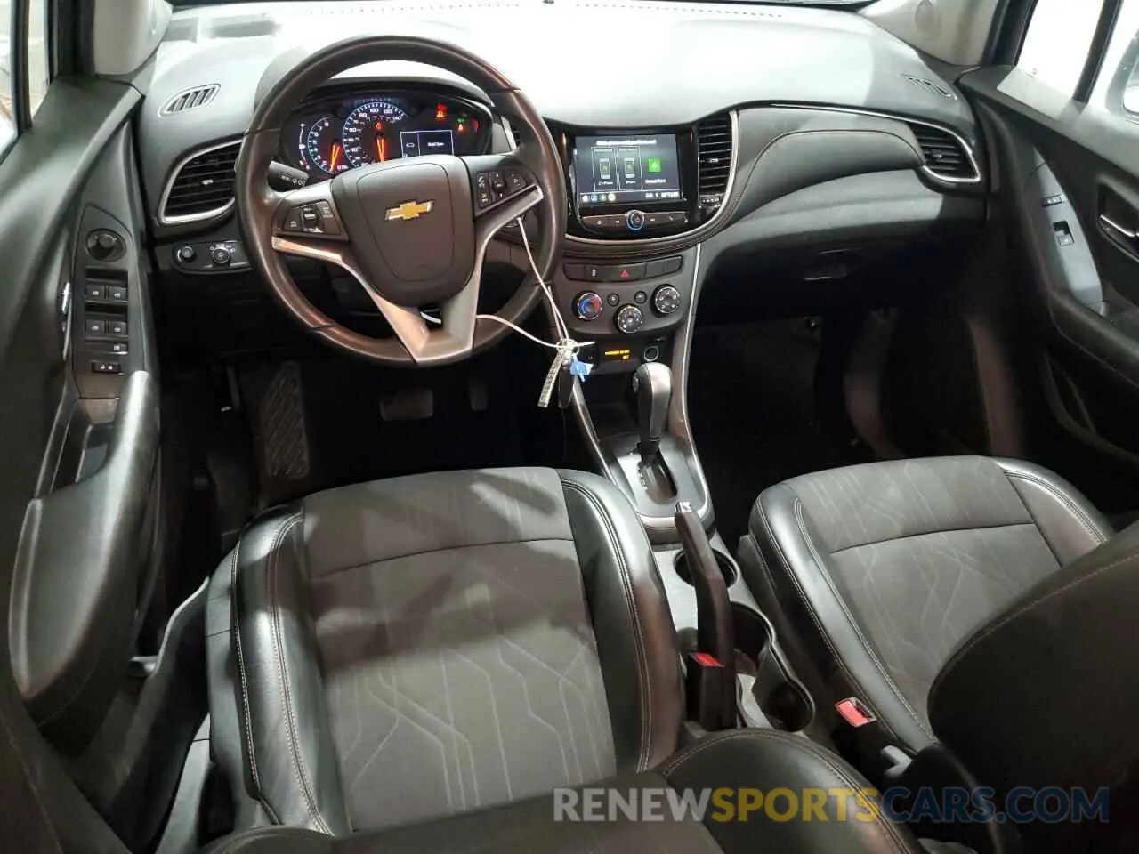 8 Photograph of a damaged car KL7CJPSB2KB925532 CHEVROLET TRAX 2019