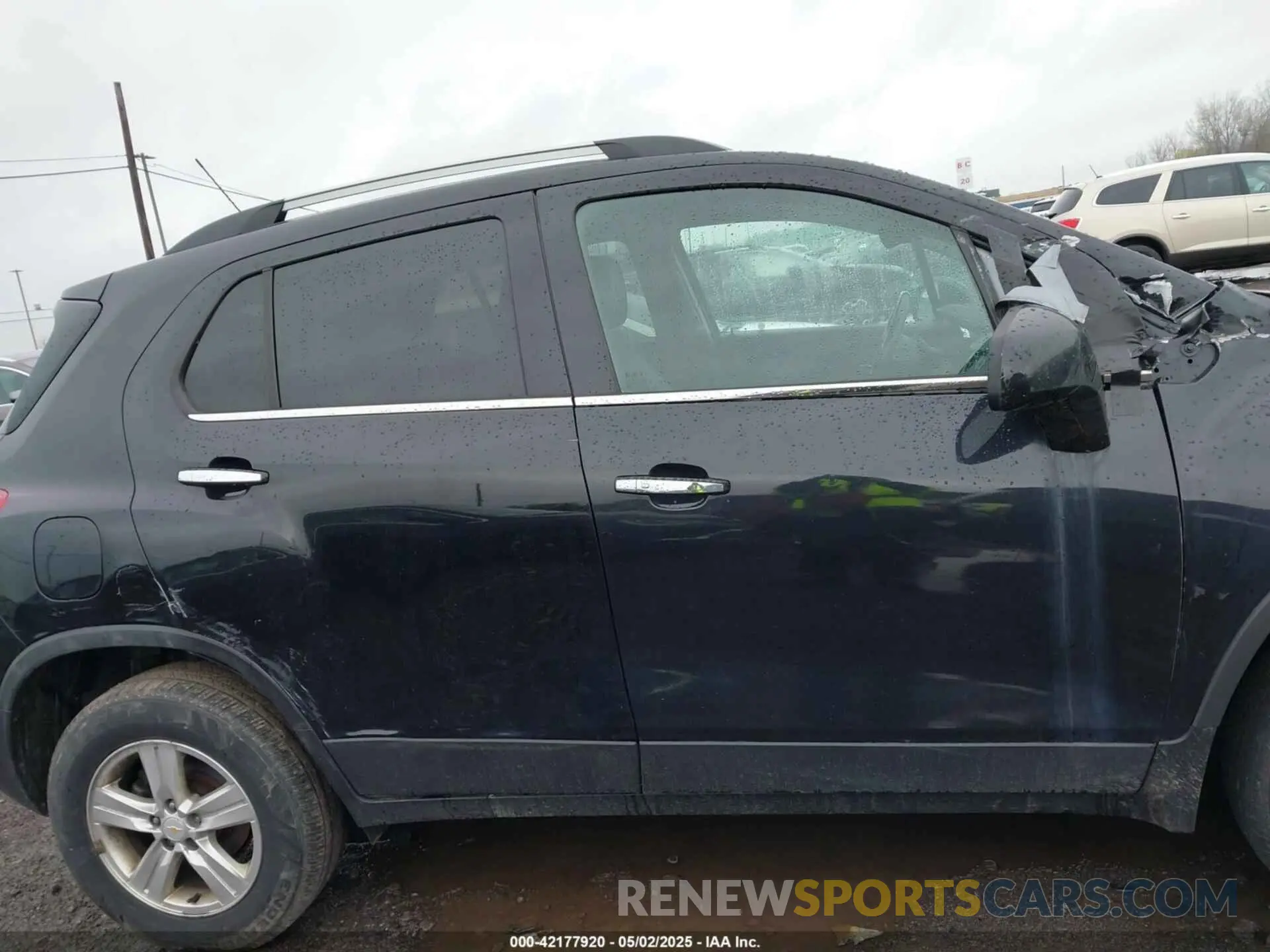 13 Photograph of a damaged car KL7CJPSB3KB897322 CHEVROLET TRAX 2019