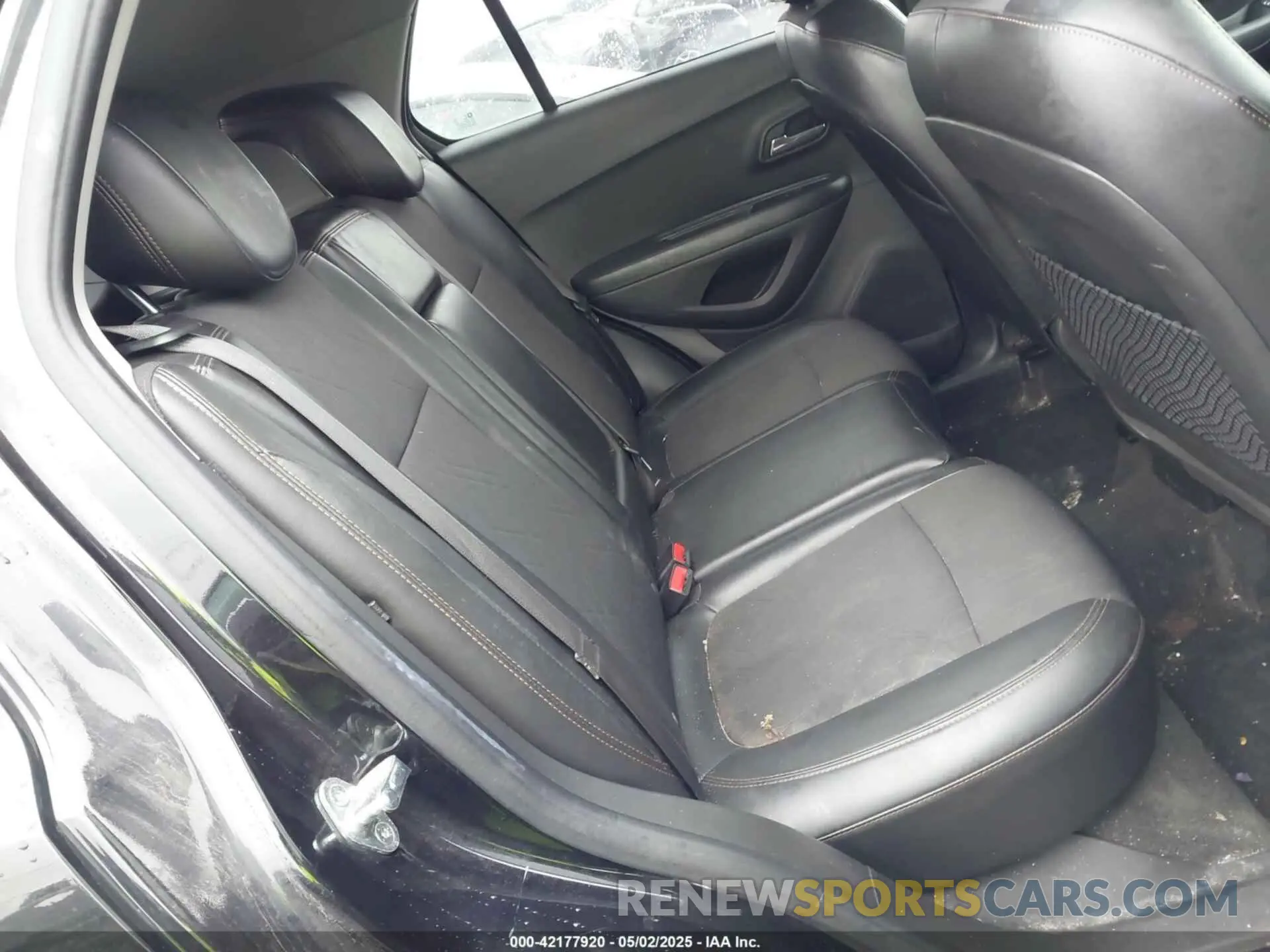 8 Photograph of a damaged car KL7CJPSB3KB897322 CHEVROLET TRAX 2019