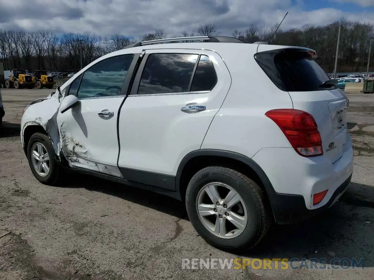 2 Photograph of a damaged car KL7CJPSB3KB923188 CHEVROLET TRAX 2019