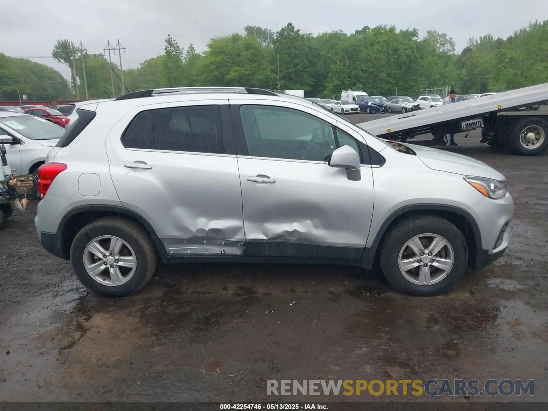 13 Photograph of a damaged car KL7CJPSB4KB806025 CHEVROLET TRAX 2019