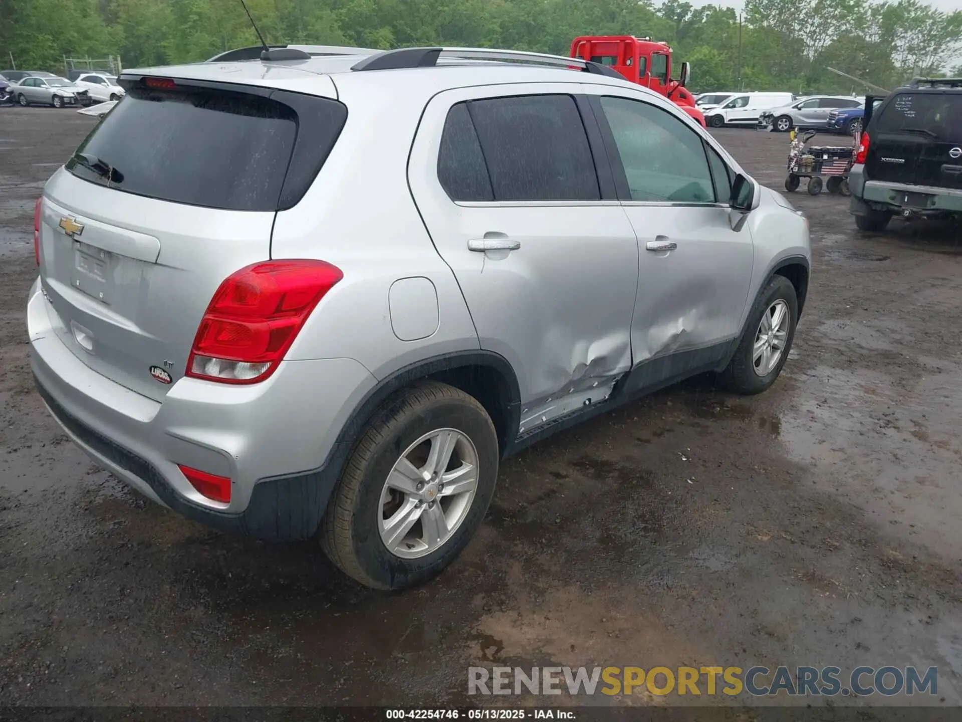 4 Photograph of a damaged car KL7CJPSB4KB806025 CHEVROLET TRAX 2019