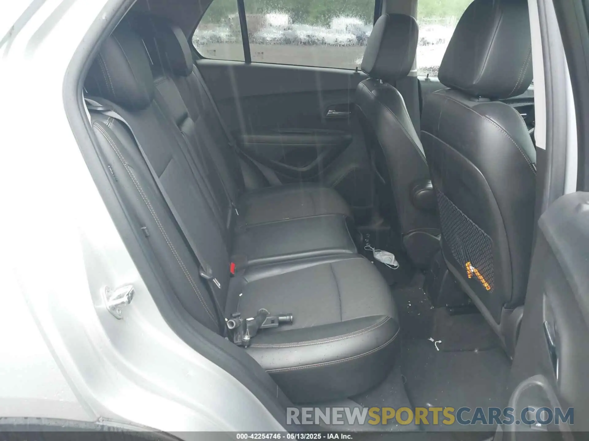 8 Photograph of a damaged car KL7CJPSB4KB806025 CHEVROLET TRAX 2019