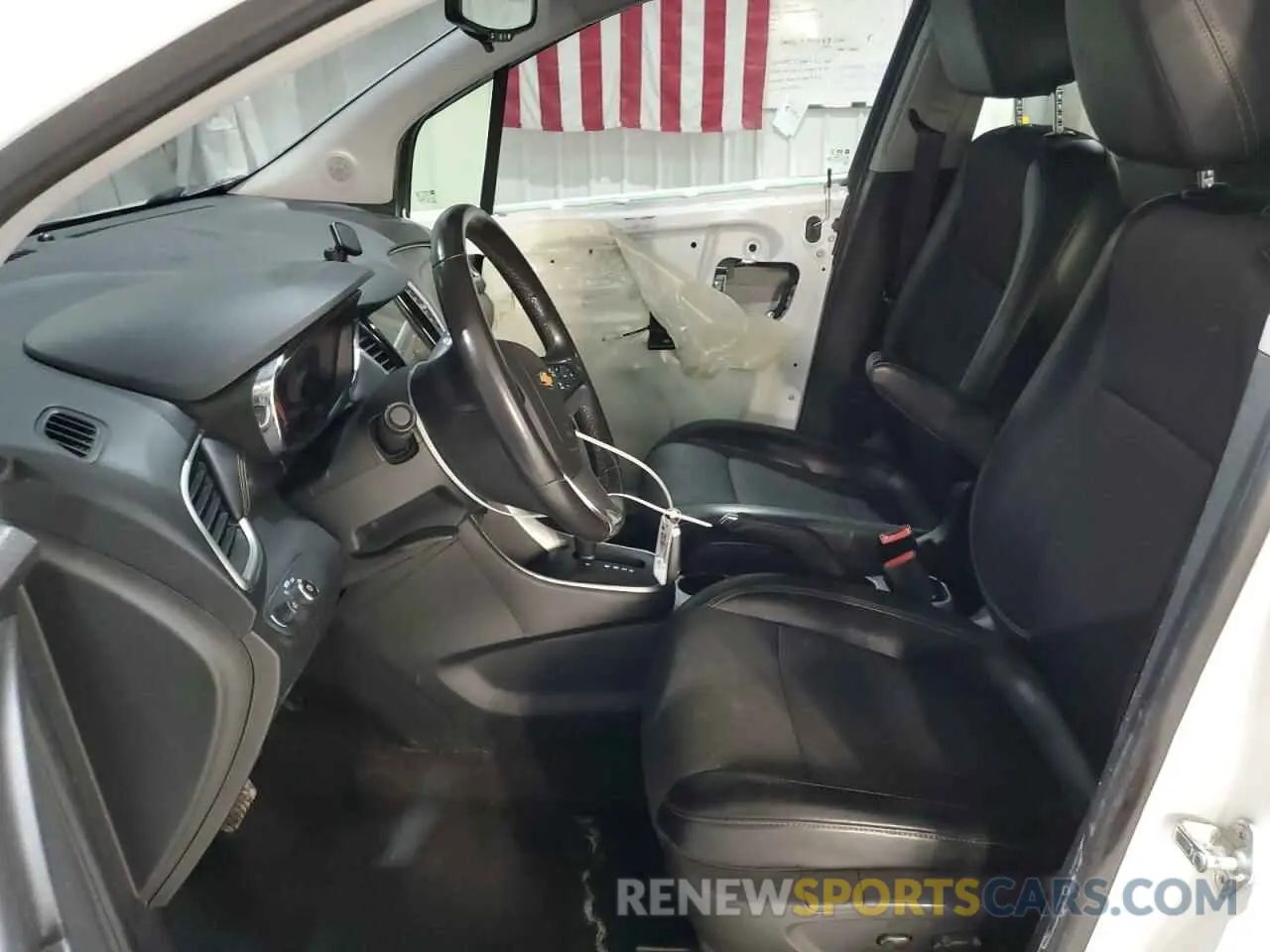 7 Photograph of a damaged car KL7CJPSB4KB931588 CHEVROLET TRAX 2019