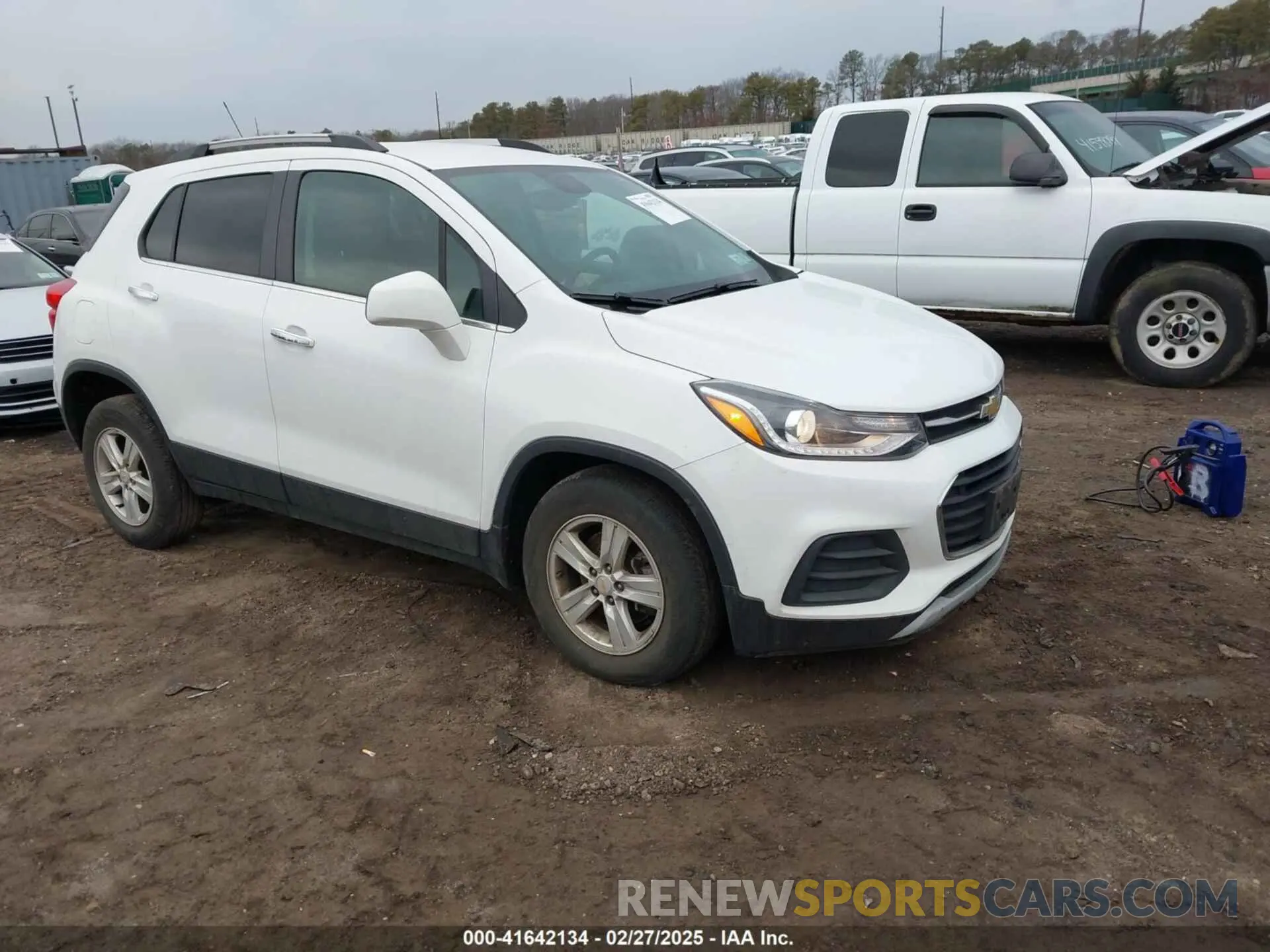 1 Photograph of a damaged car KL7CJPSB4KB940338 CHEVROLET TRAX 2019
