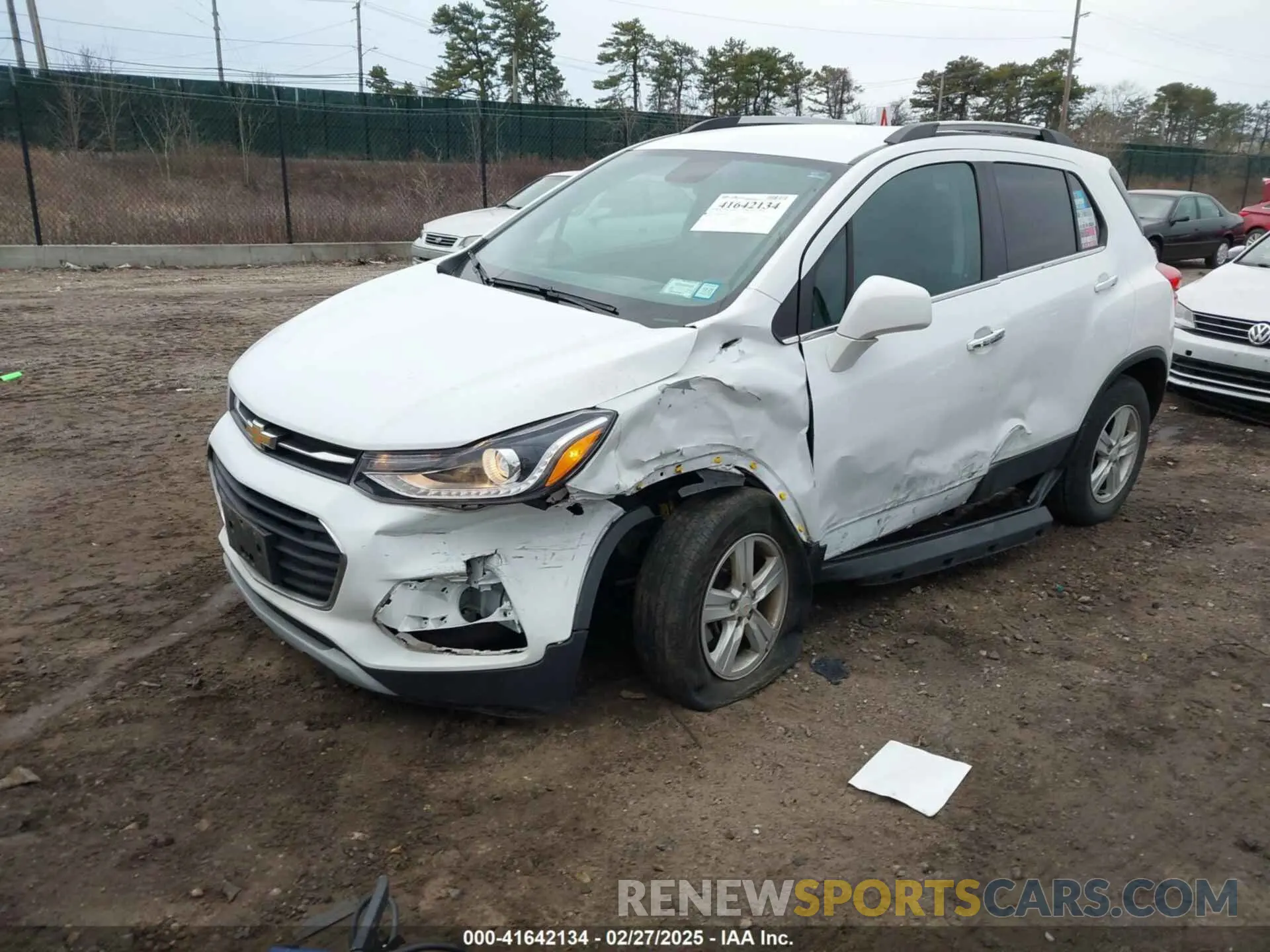 2 Photograph of a damaged car KL7CJPSB4KB940338 CHEVROLET TRAX 2019
