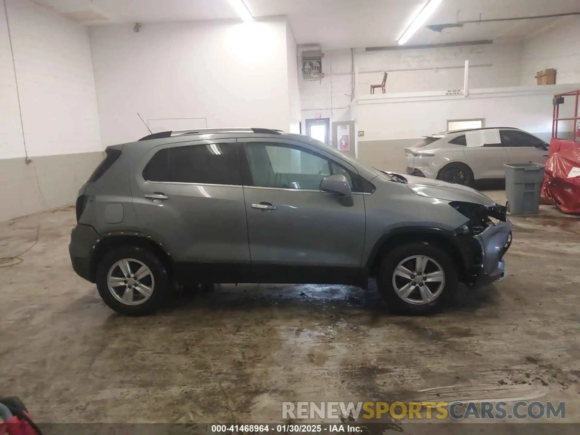 14 Photograph of a damaged car KL7CJPSB5KB923791 CHEVROLET TRAX 2019