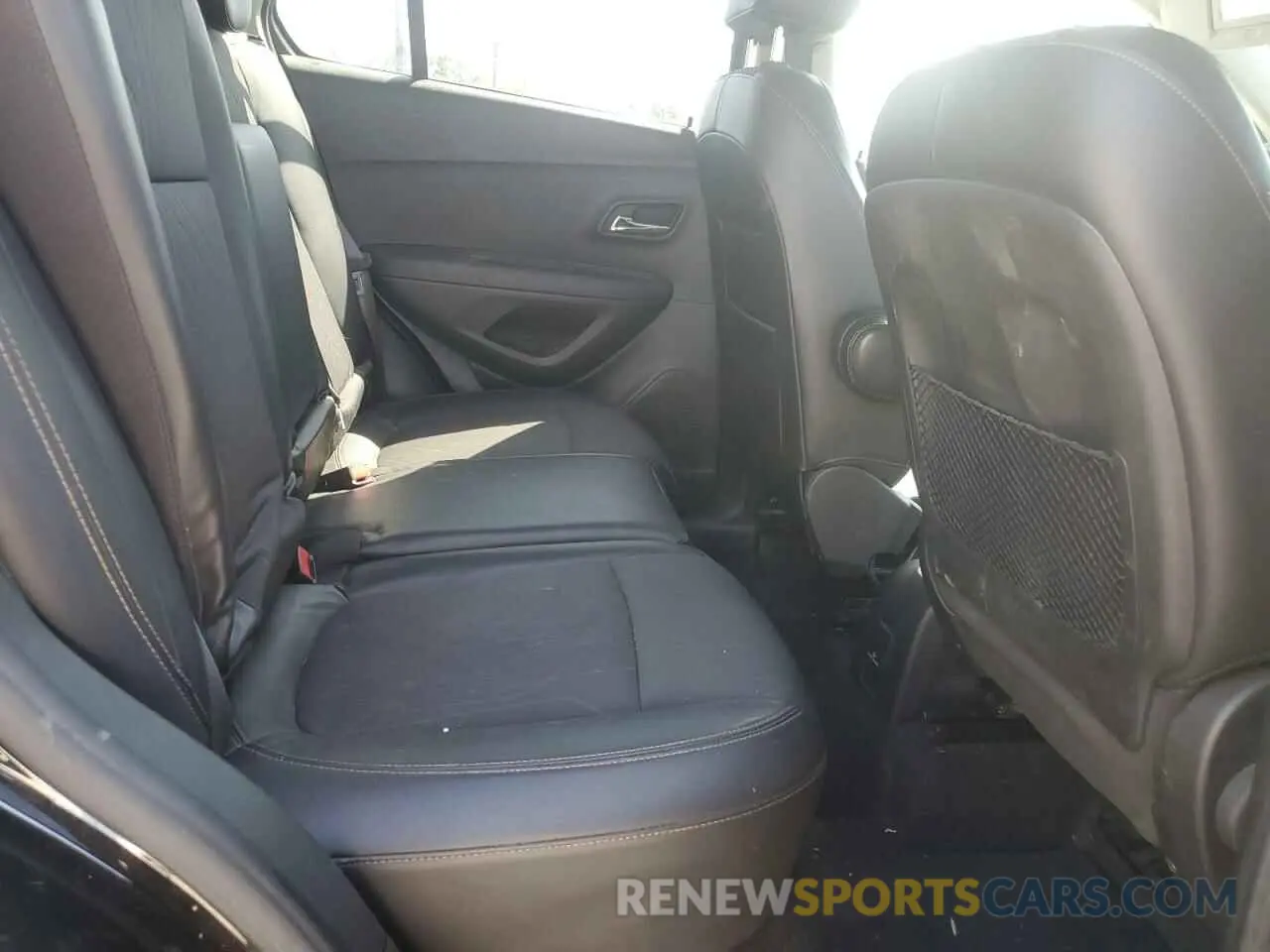 10 Photograph of a damaged car KL7CJPSB6KB815194 CHEVROLET TRAX 2019