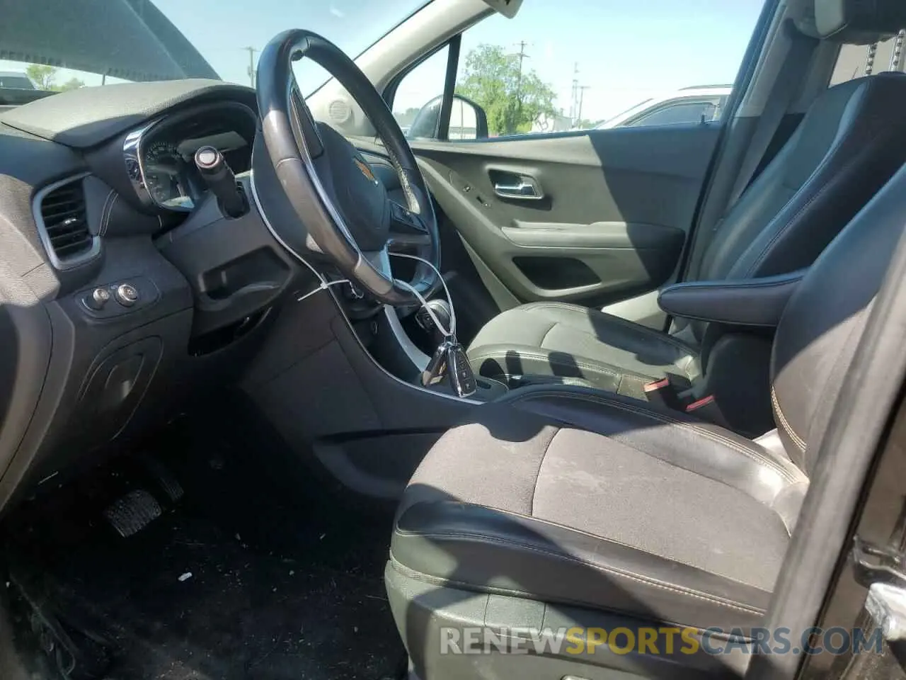 7 Photograph of a damaged car KL7CJPSB6KB815194 CHEVROLET TRAX 2019