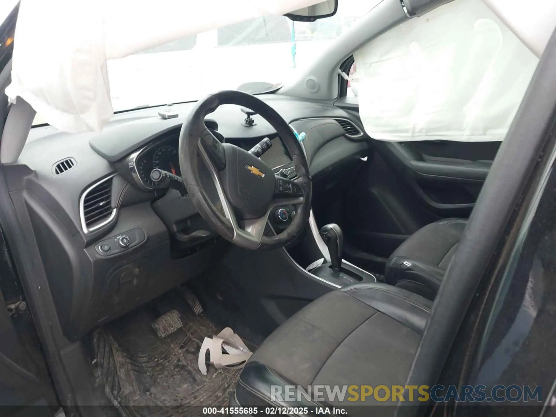 5 Photograph of a damaged car KL7CJPSB6KB873807 CHEVROLET TRAX 2019